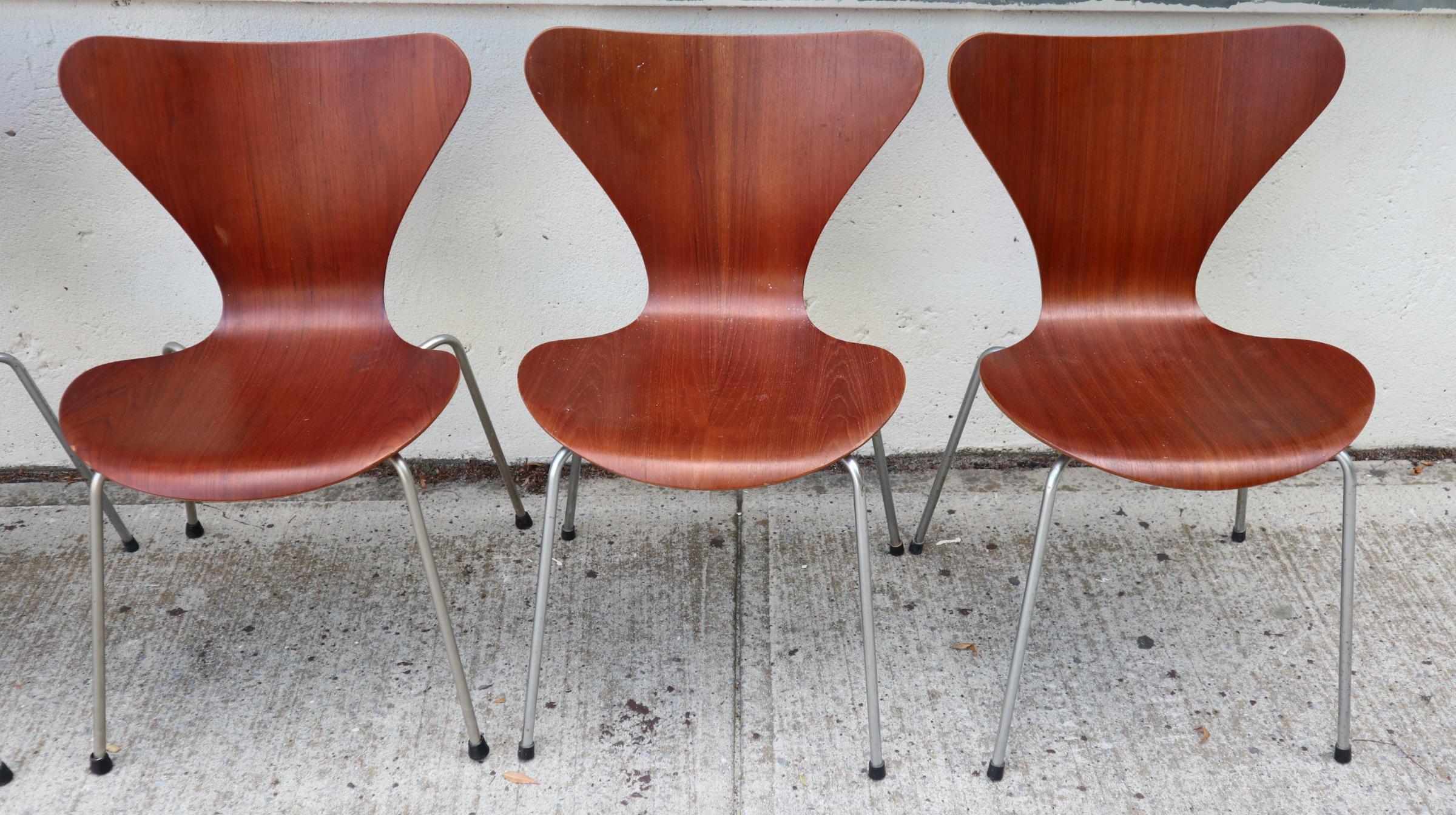 Danish Set of Six Arne Jacobsen Series 7 Chairs for Fritz Hansen
