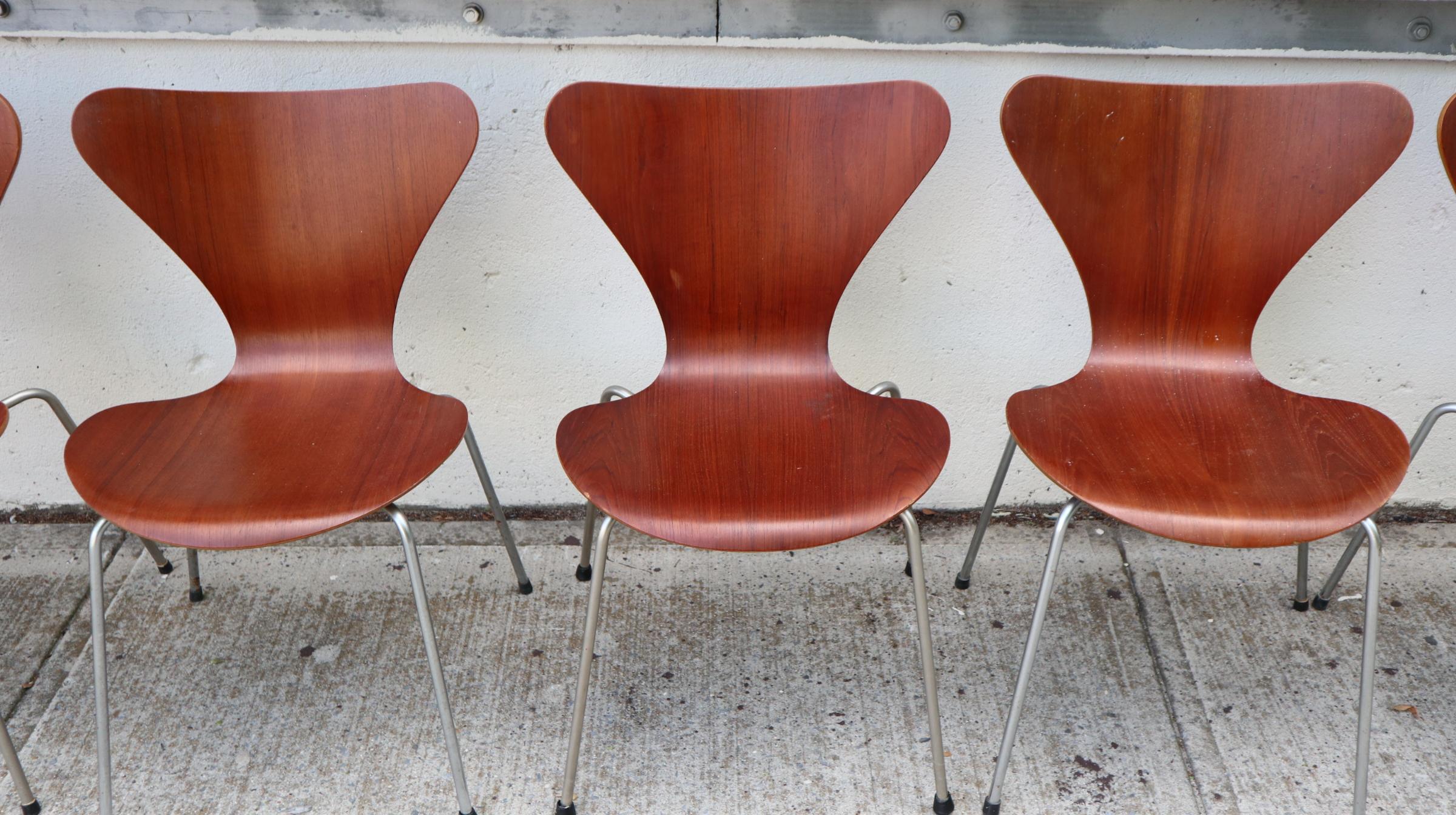 Set of Six Arne Jacobsen Series 7 Chairs for Fritz Hansen In Good Condition In Brooklyn, NY