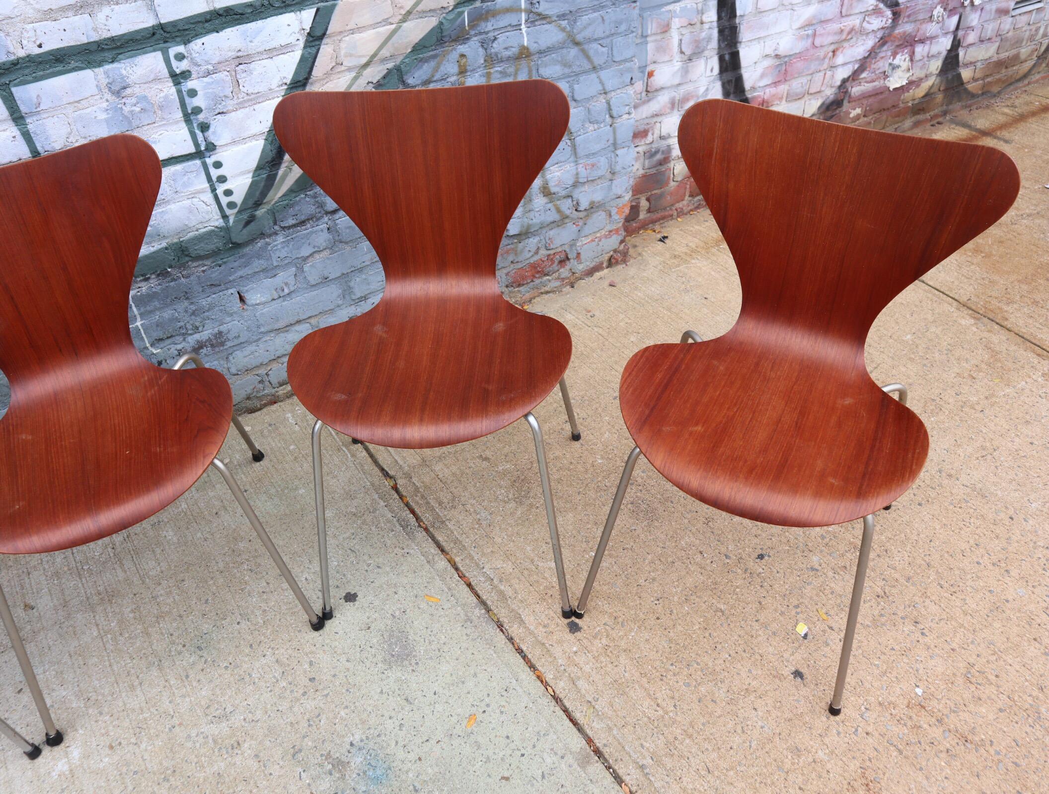 Set of Six Arne Jacobsen Series 7 Chairs in Teak Produced by Fritz Hansen 1