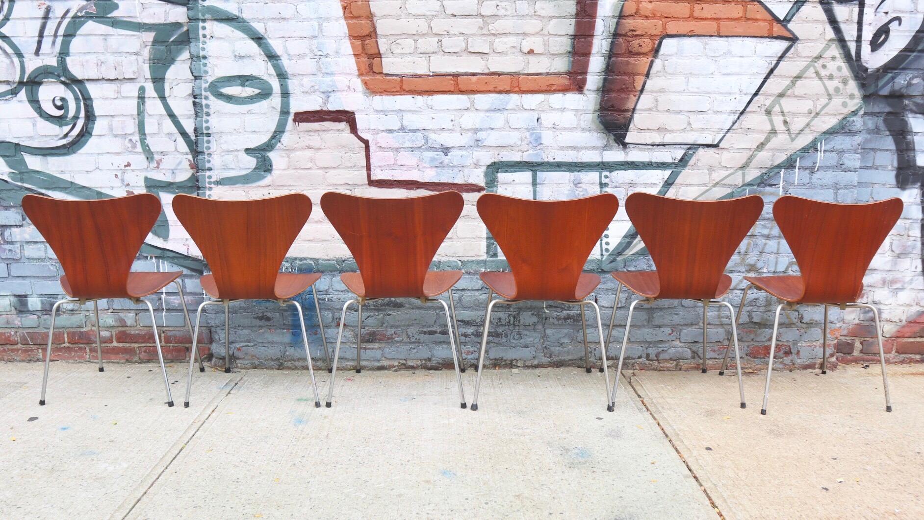 Set of Six Arne Jacobsen Series 7 Chairs in Teak Produced by Fritz Hansen 3
