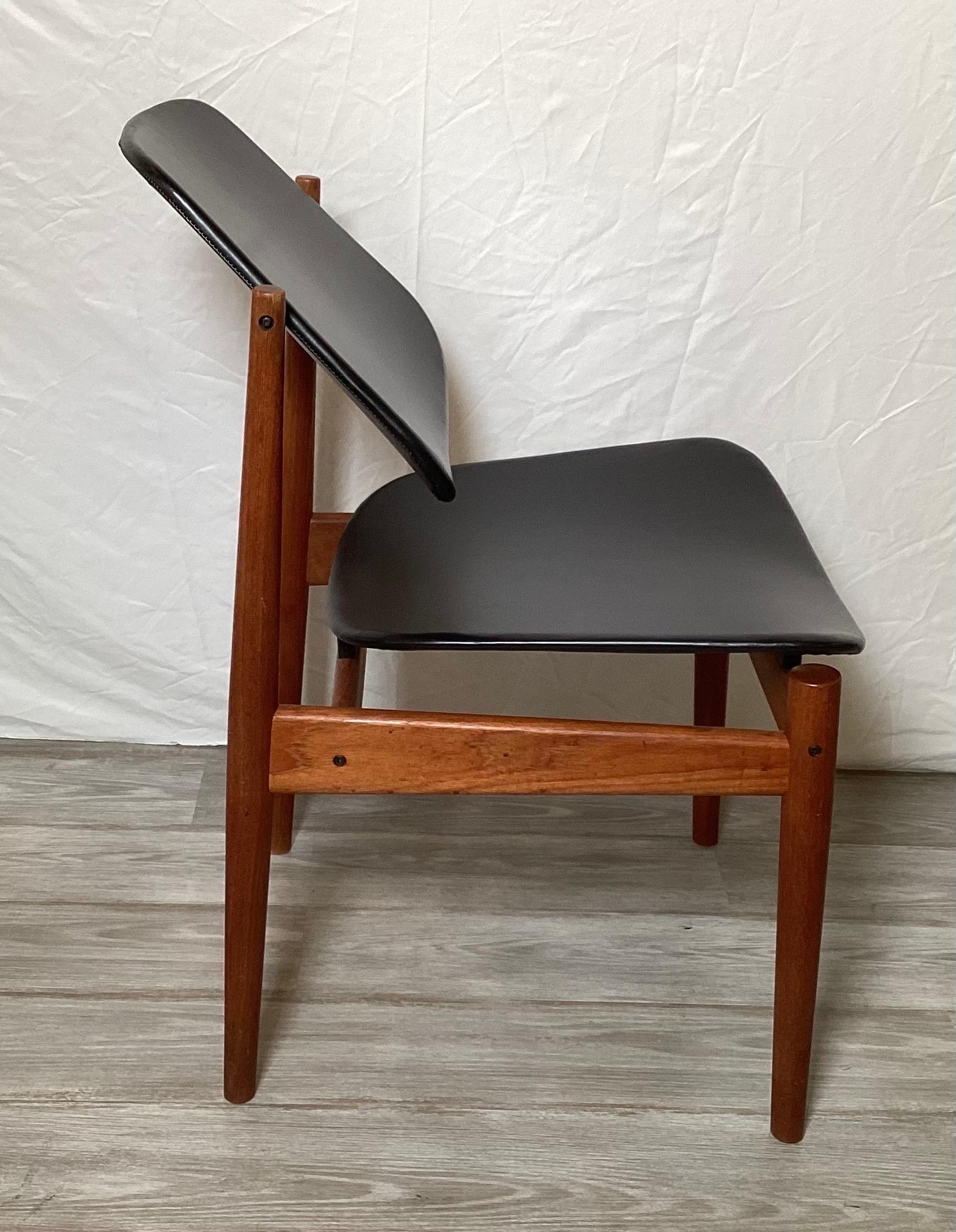 Set of six Arne miVodder mid-century Dining Room chairs im Angebot 1