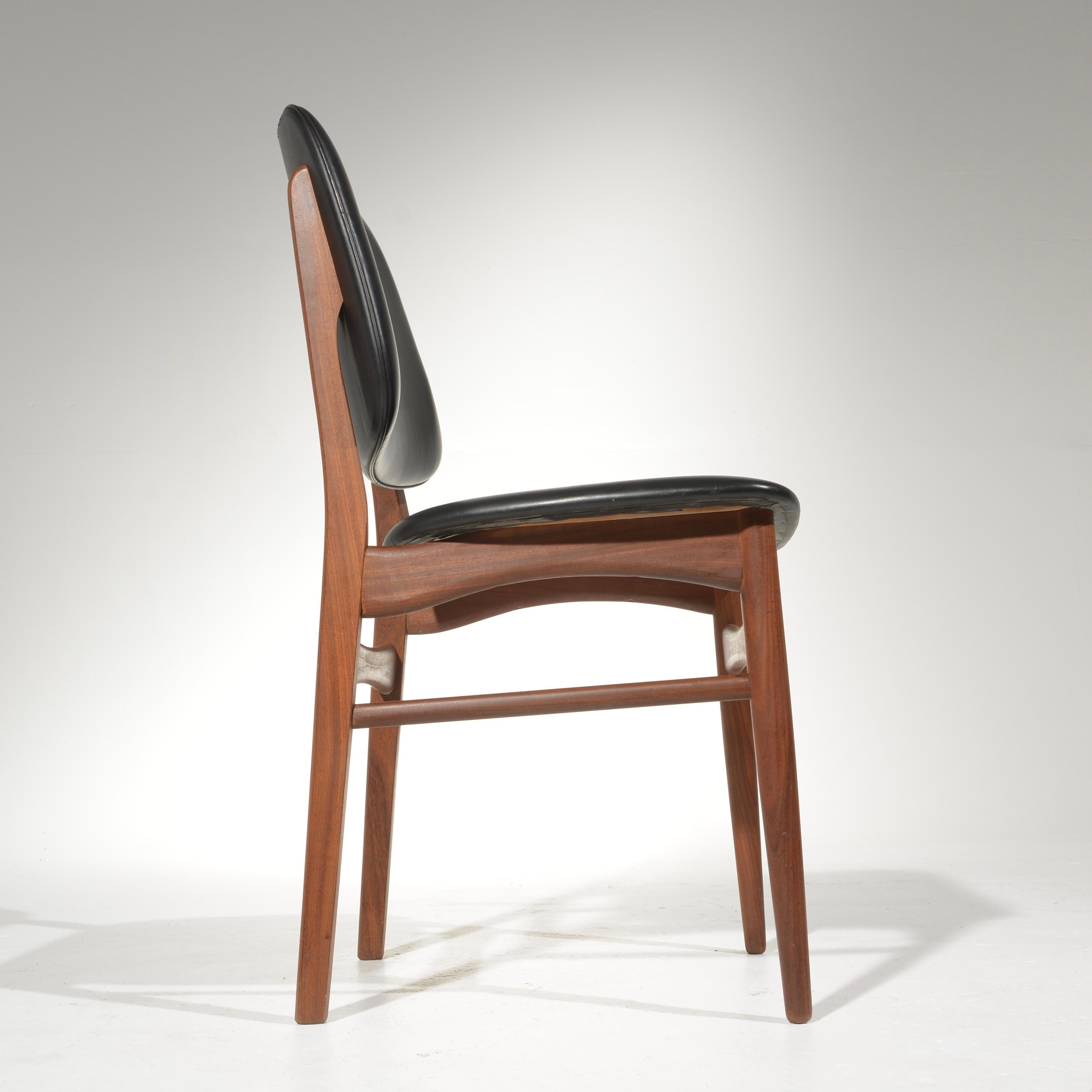 Oiled Set of Six Arne Vodder Danish Modern Dining Chairs in Walnut