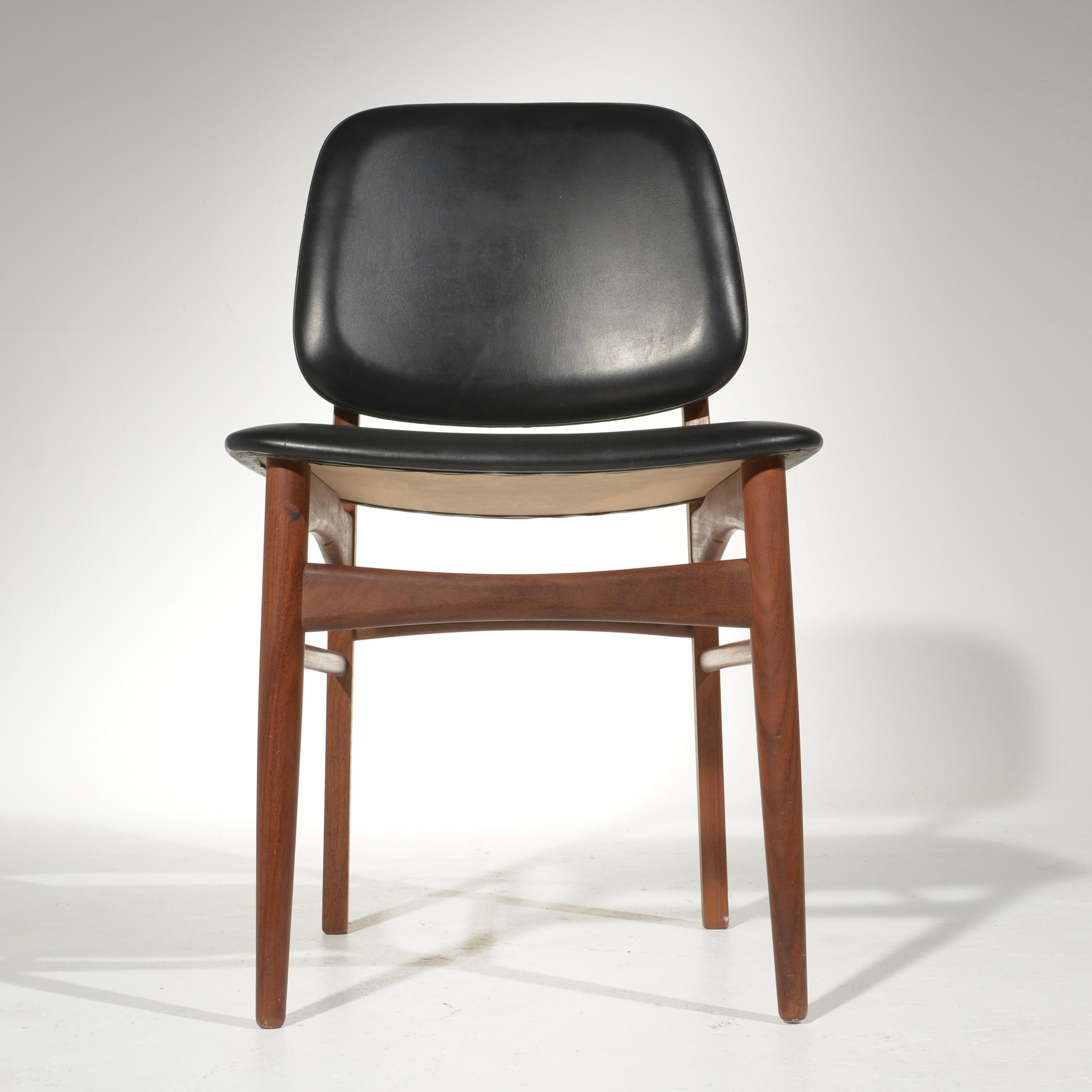 Mid-20th Century Set of Six Arne Vodder Danish Modern Dining Chairs in Walnut