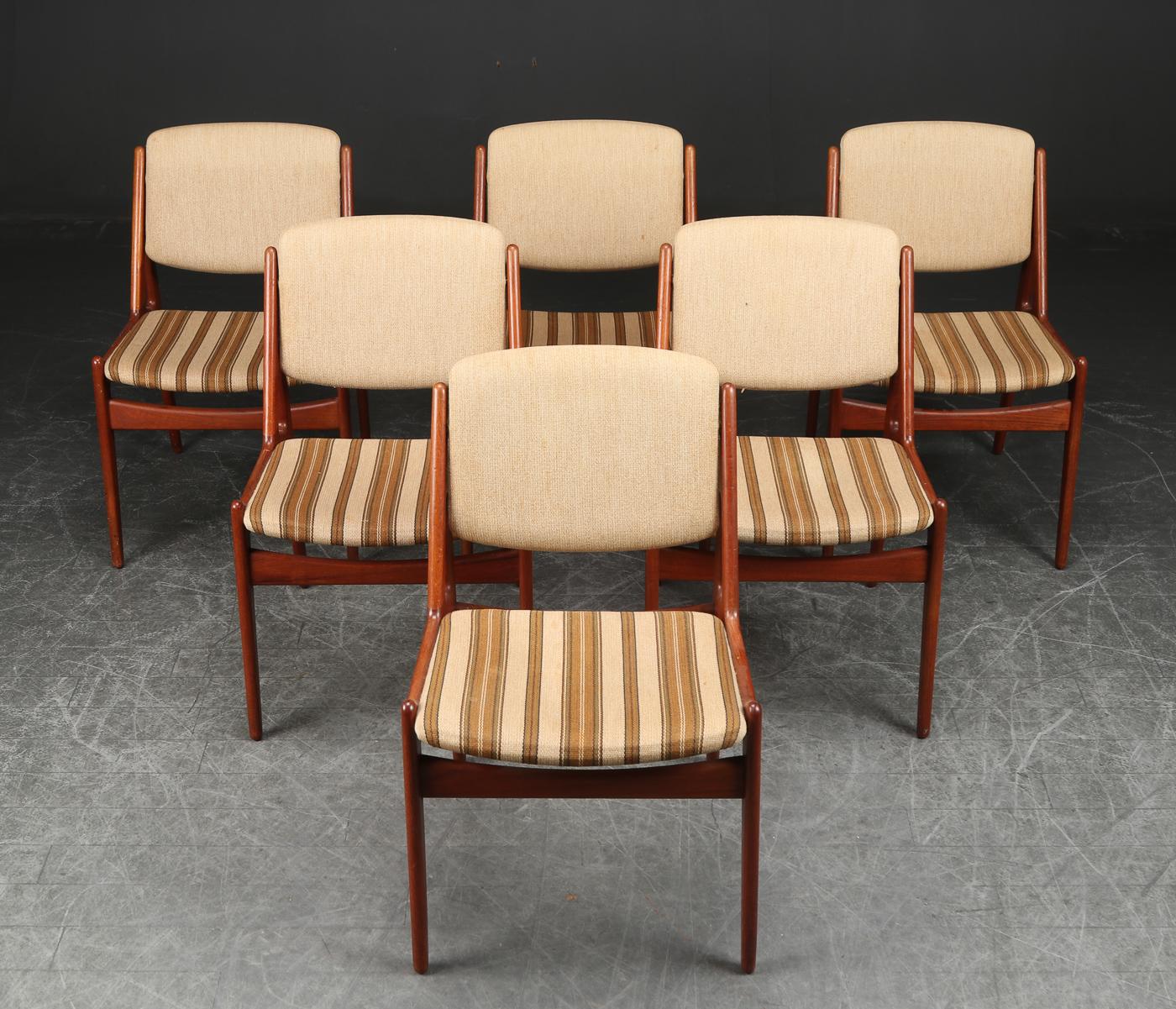 Origin: Denmark
Designer: Arne Vodder
Manufacturer: Vamo
Era: 1955
Materials: Teak
Measurements: 19.5? wide x 31? tall, Seat: 17? tall

Condition: Chair frames in excellent original condition, Fabric in good original condition with light