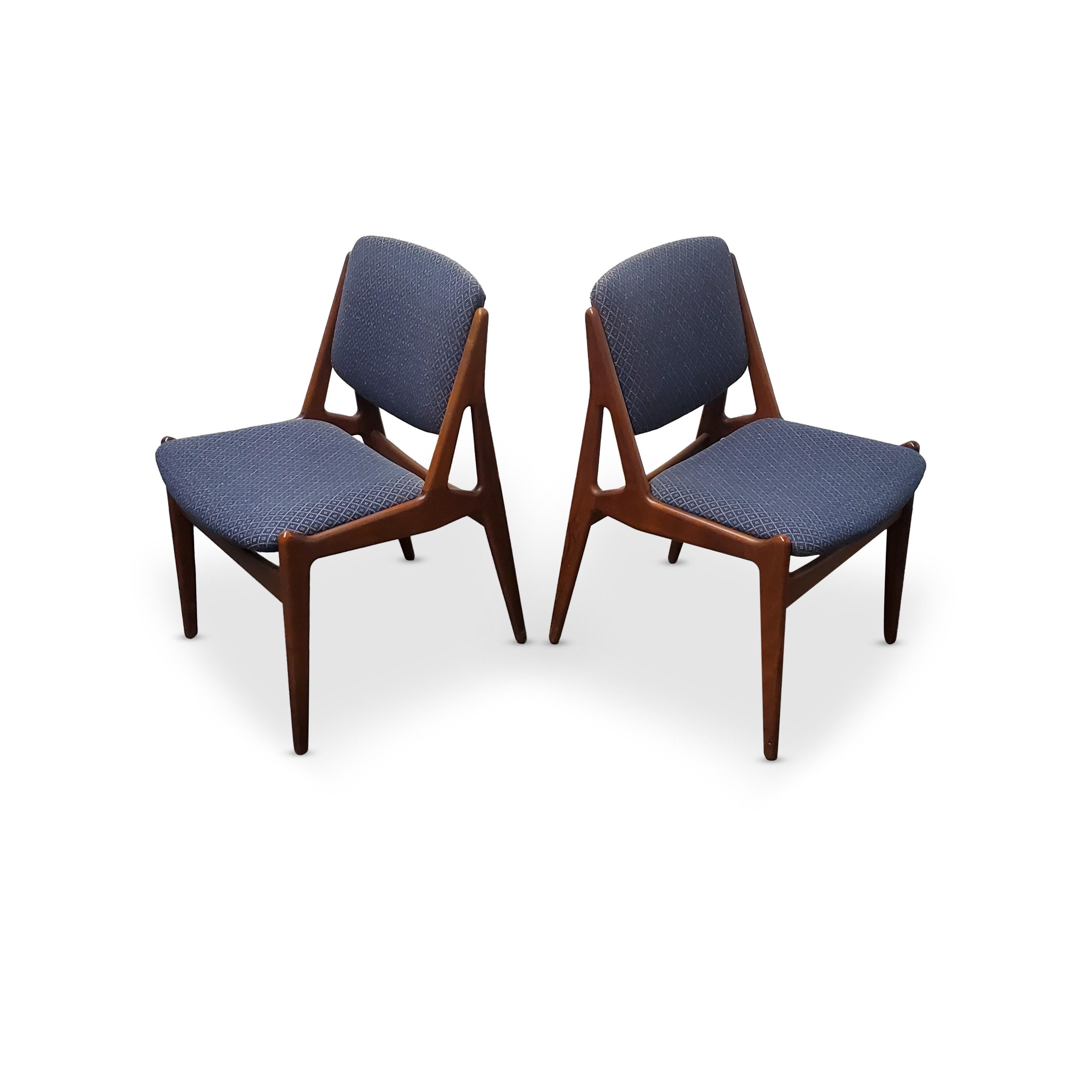 Upholstery Set of Six Arne Vodder Tilt Back Dining Chairs 