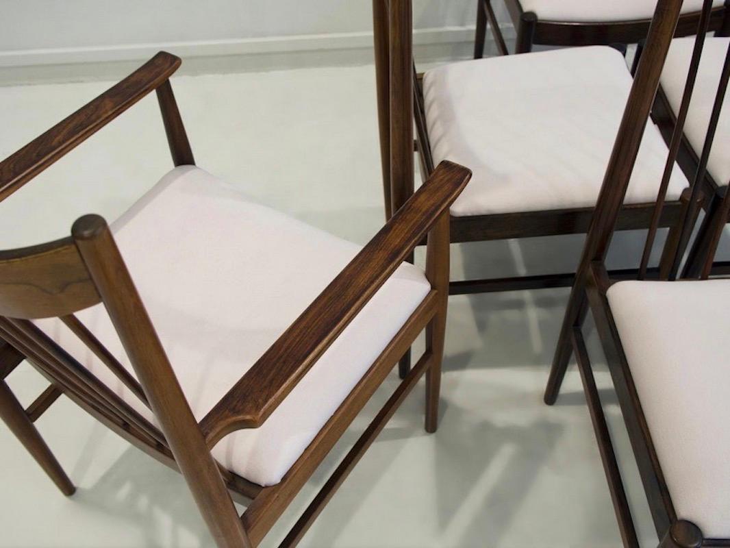 Set di sei sedie da pranzo in legno Arne Vodder Model 422 con rivestimento in tessuto In condizioni buone in vendita a Madrid, ES