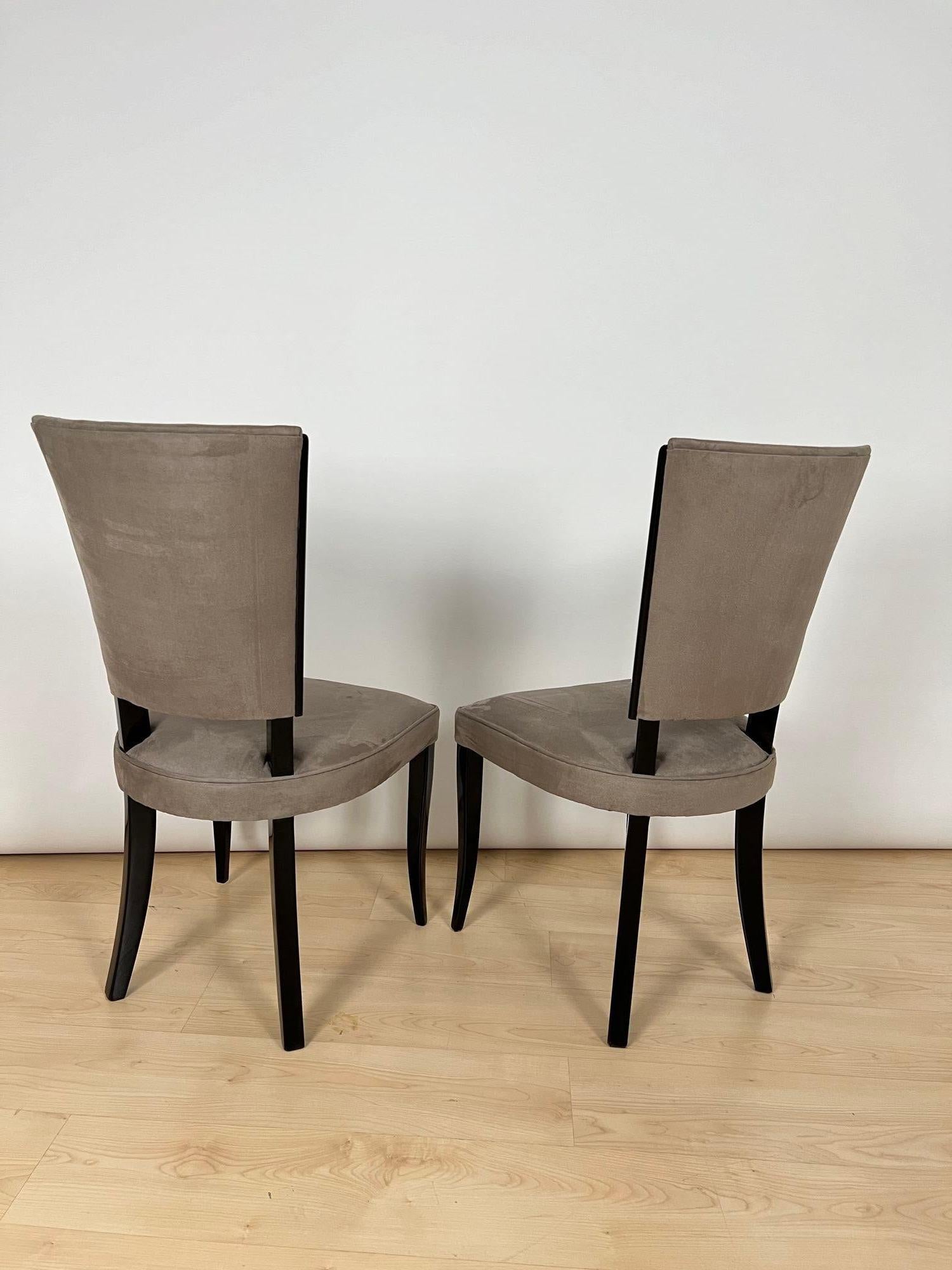 Satz von sechs Art Deco Stühlen, schwarzer Lack, graues Alcantara, Frankreich um 1930 im Angebot 5
