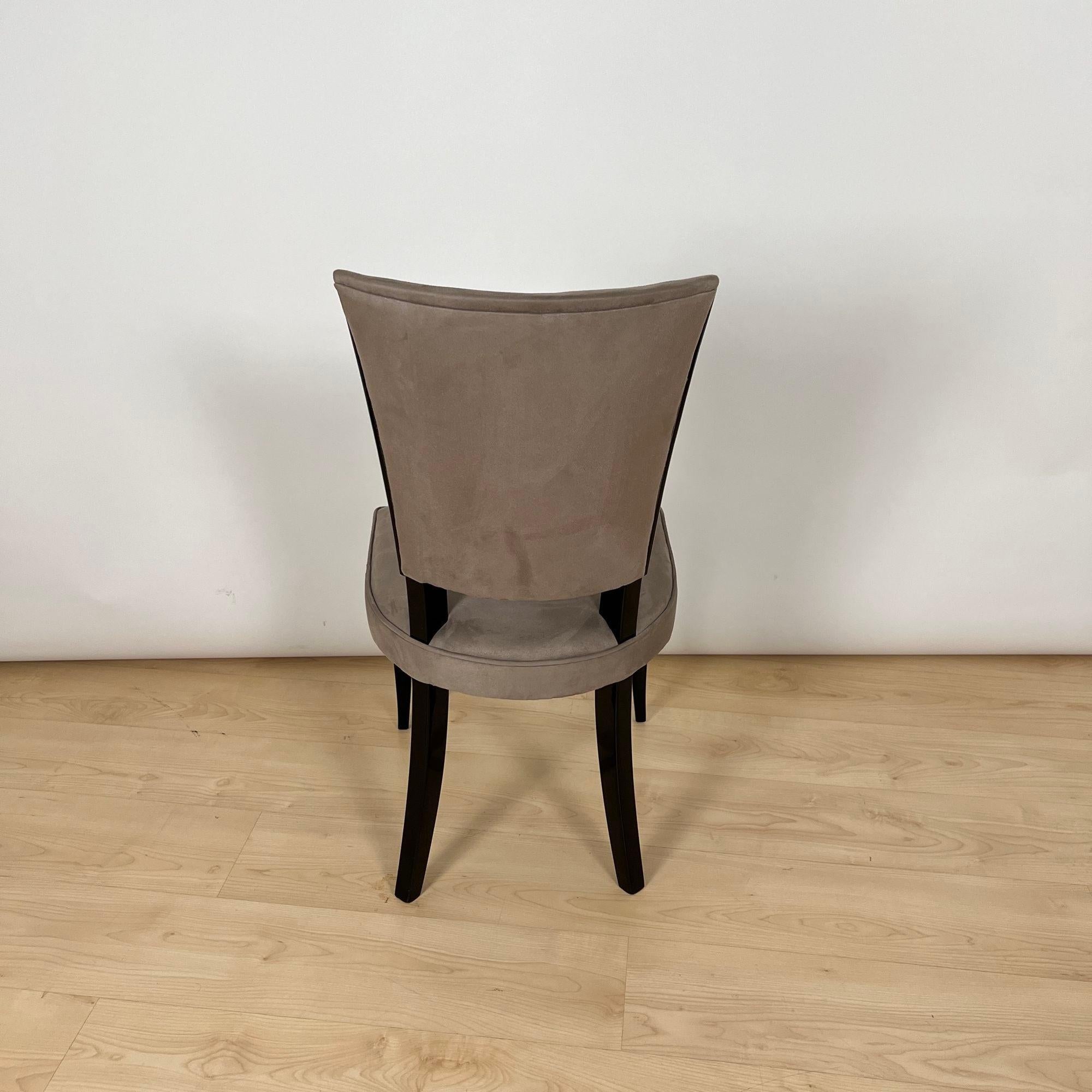 Satz von sechs Art Deco Stühlen, schwarzer Lack, graues Alcantara, Frankreich um 1930 im Angebot 12