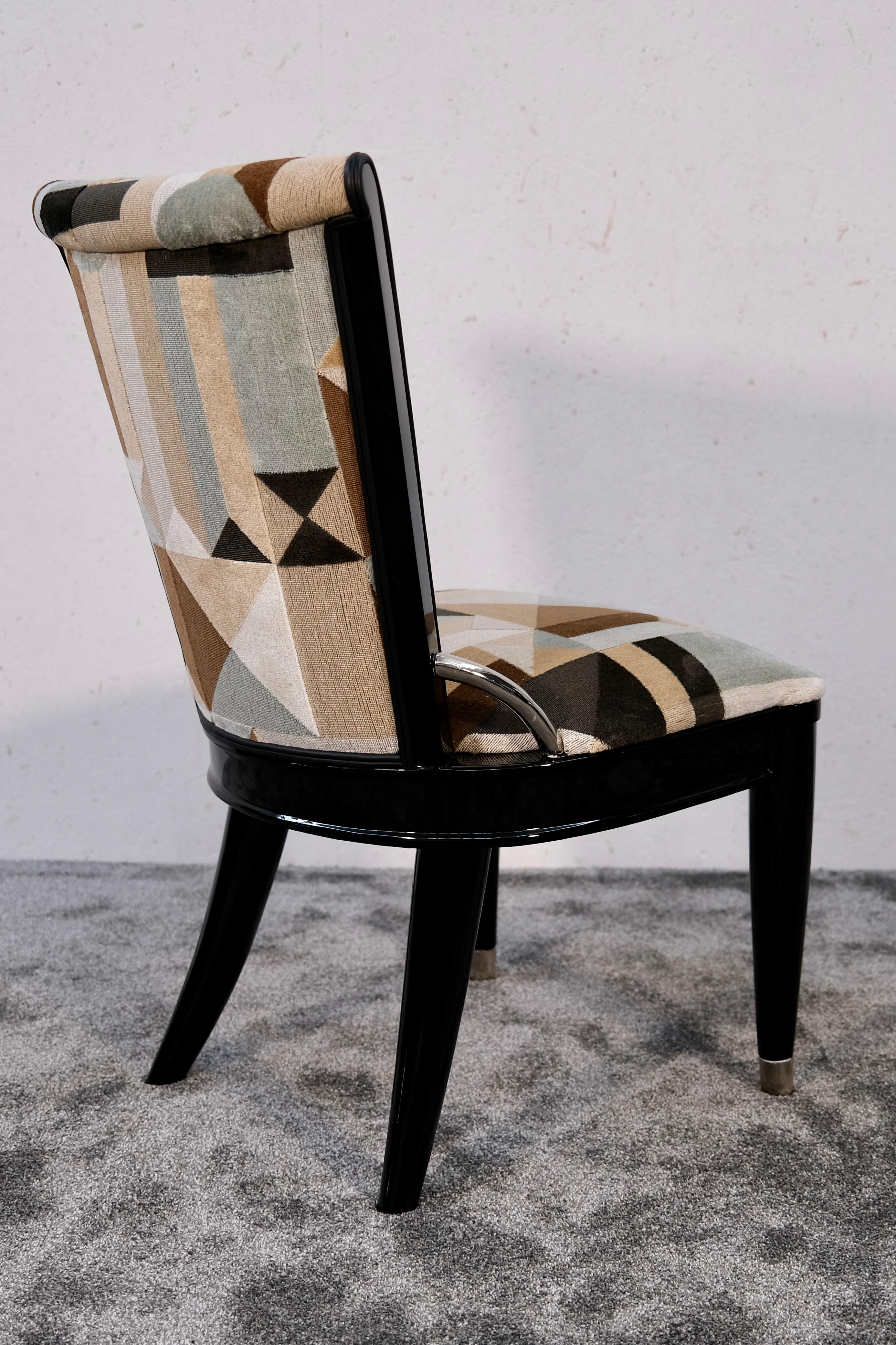 Set of Six Art Deco Dining Room Chairs in Black Lacquer and Geometric Upholstery For Sale 3