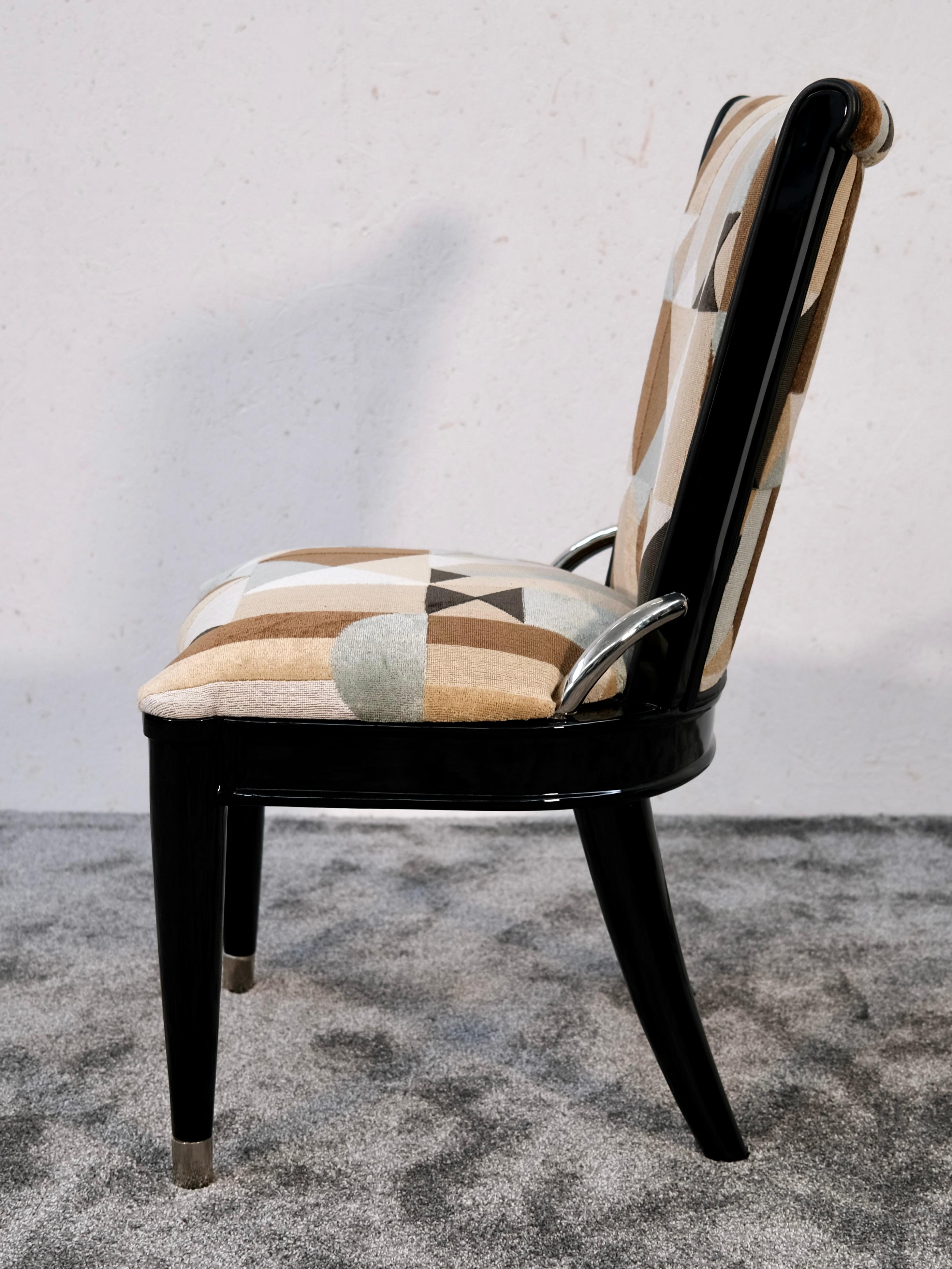 Set of Six Art Deco Dining Room Chairs in Black Lacquer and Geometric Upholstery For Sale 2