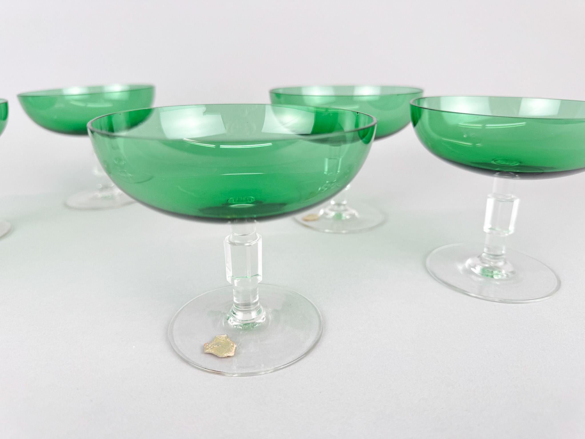 Set von sechs Art-Déco-Gläsern mit Stempeln, Tschechoslowakei im Zustand „Gut“ im Angebot in Praha, CZ