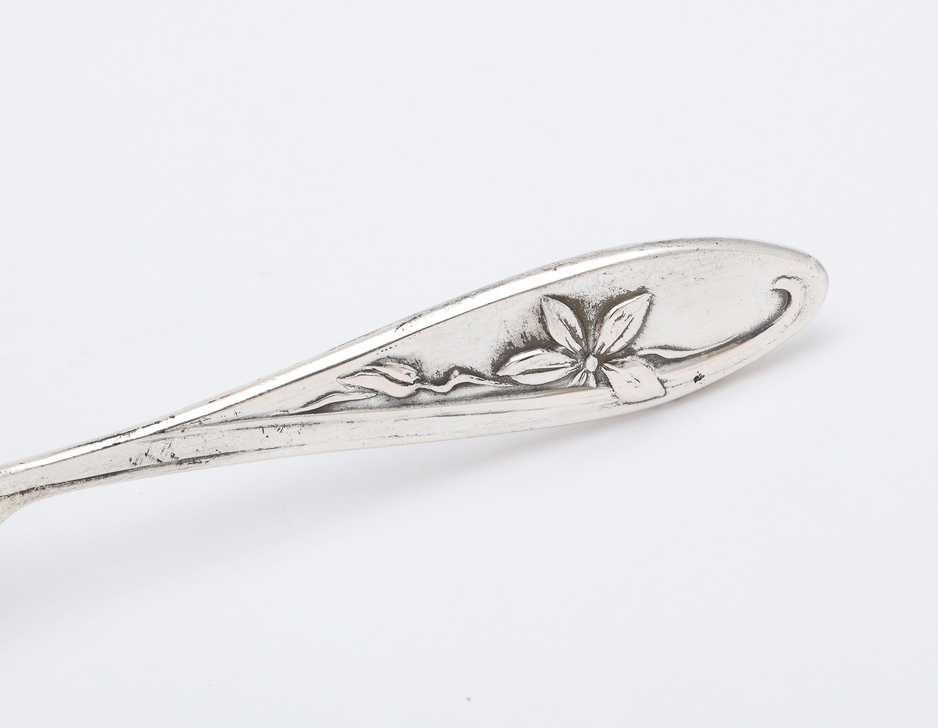 Set of Six Art Nouveau Continental Silver (.800) Caviar/Hors d'Oeuvres Spreaders For Sale 3