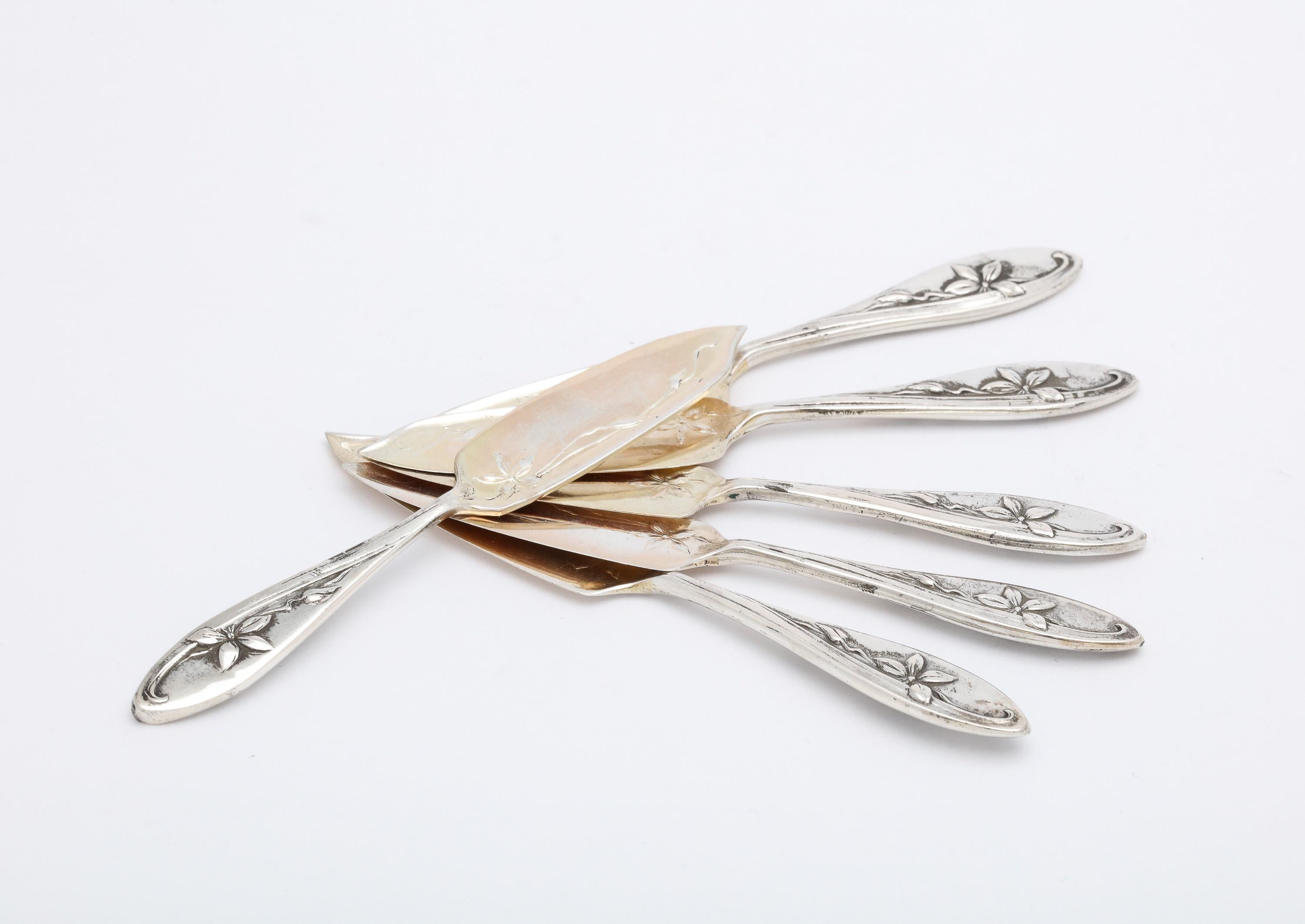 Gold Set of Six Art Nouveau Continental Silver (.800) Caviar/Hors d'Oeuvres Spreaders For Sale
