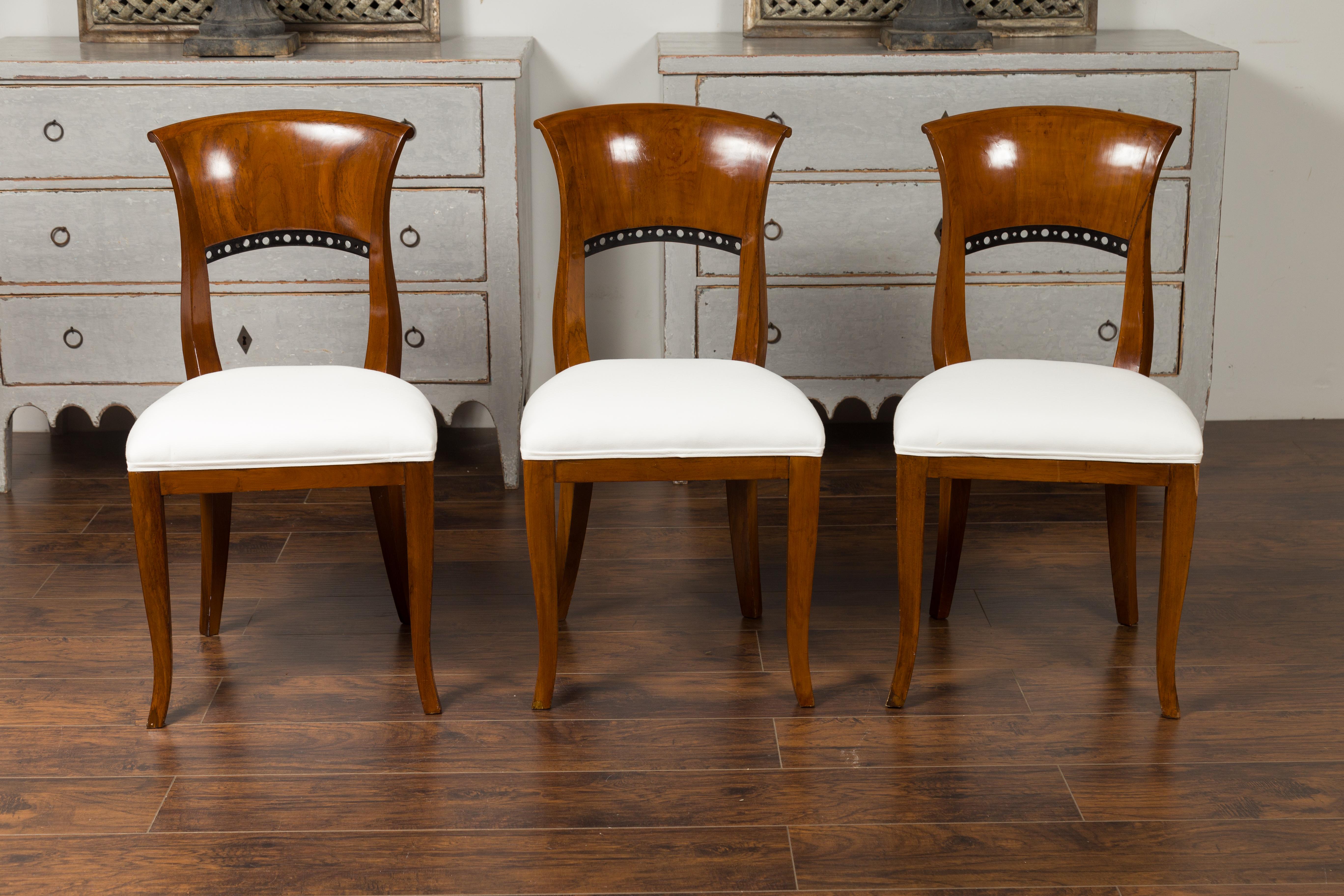 Set of Six Austrian 1880s Biedermeier Style Walnut Dining Room Side Chairs 4