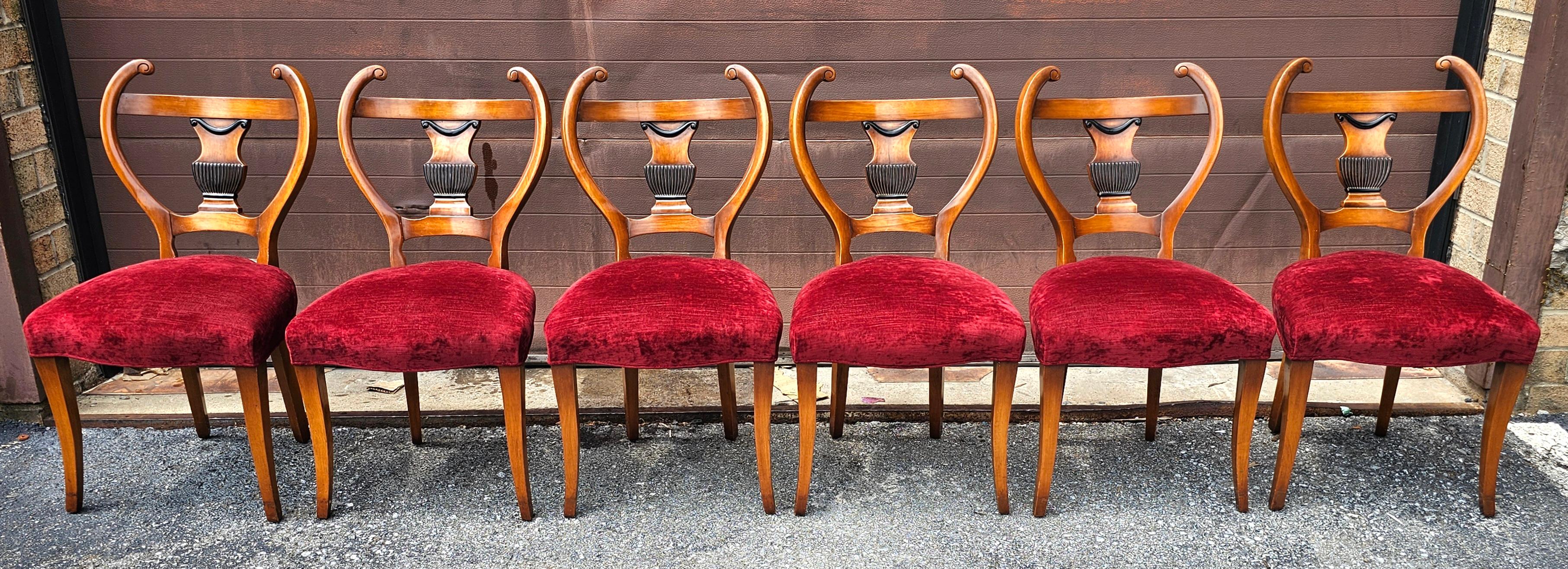 Juego de seis sillas auxiliares Biedermeier austriacas con respaldo en forma de lira, hacia 1850 Estadounidense en venta