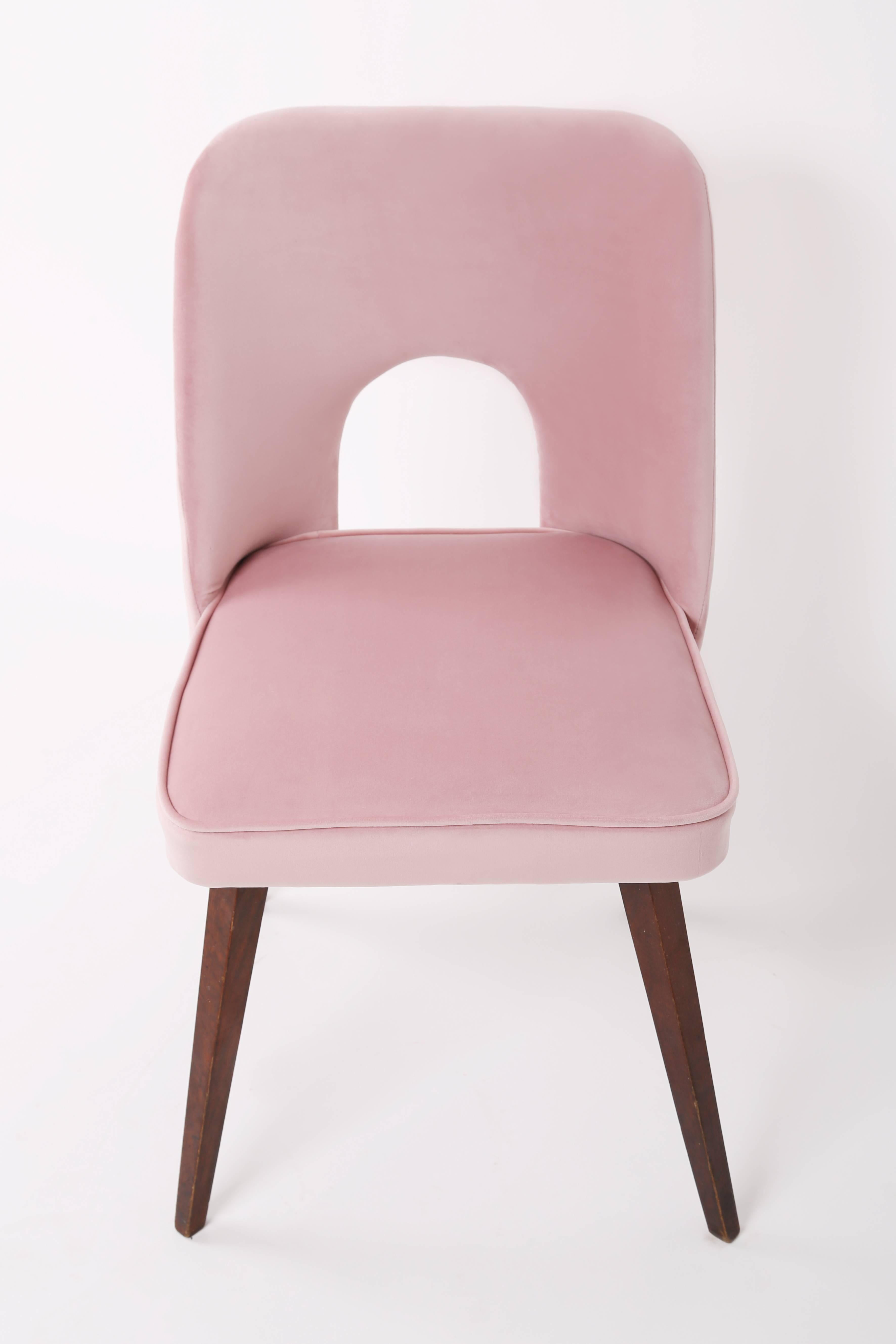 Polonais Ensemble de six chaises rose pâle « Shell », années 1960 en vente