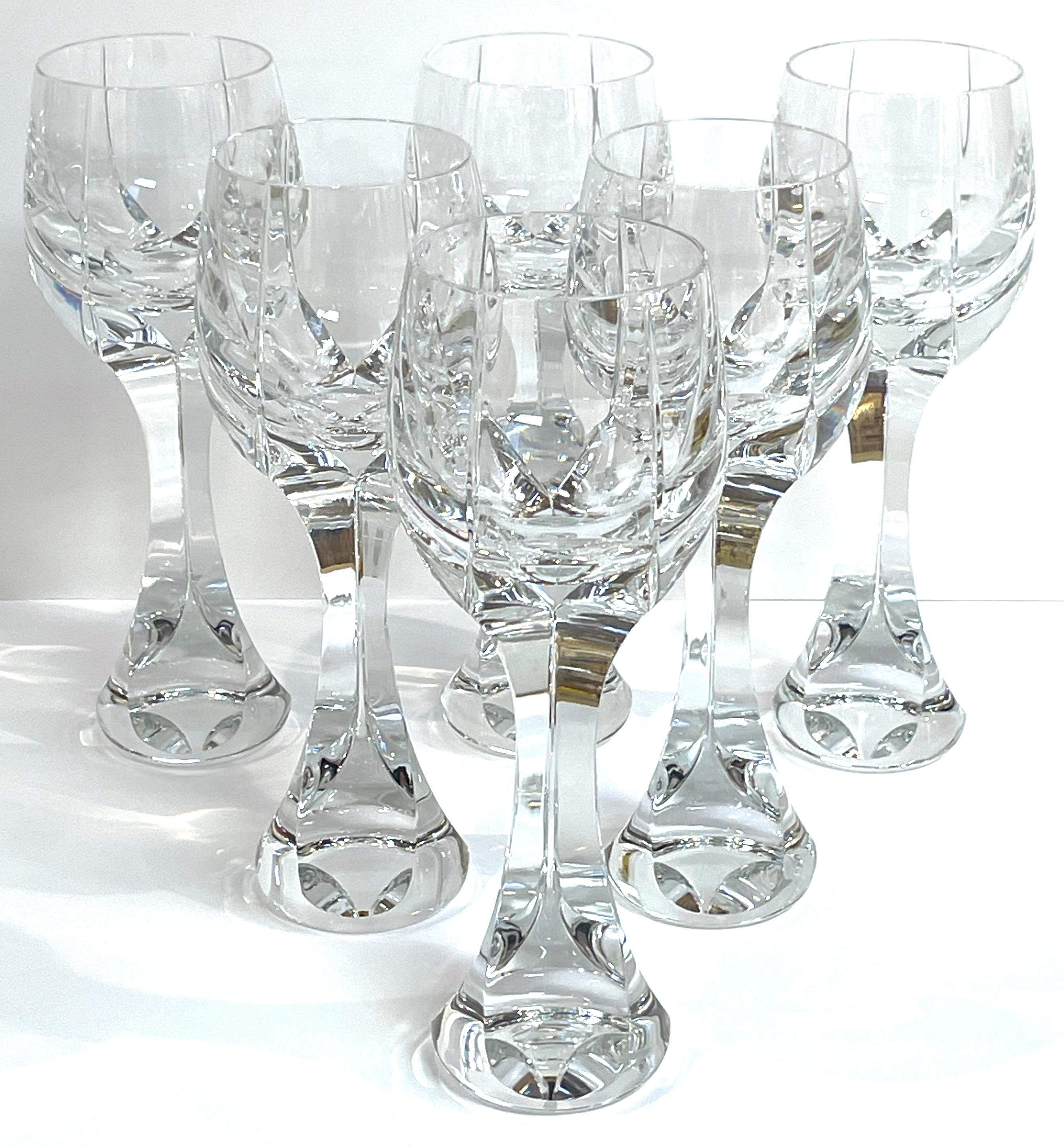 Moderne Ensemble de six gobelets en cristal de Baccarat 'Neptune' de 9,25 pouces, probablement une commande spéciale  en vente