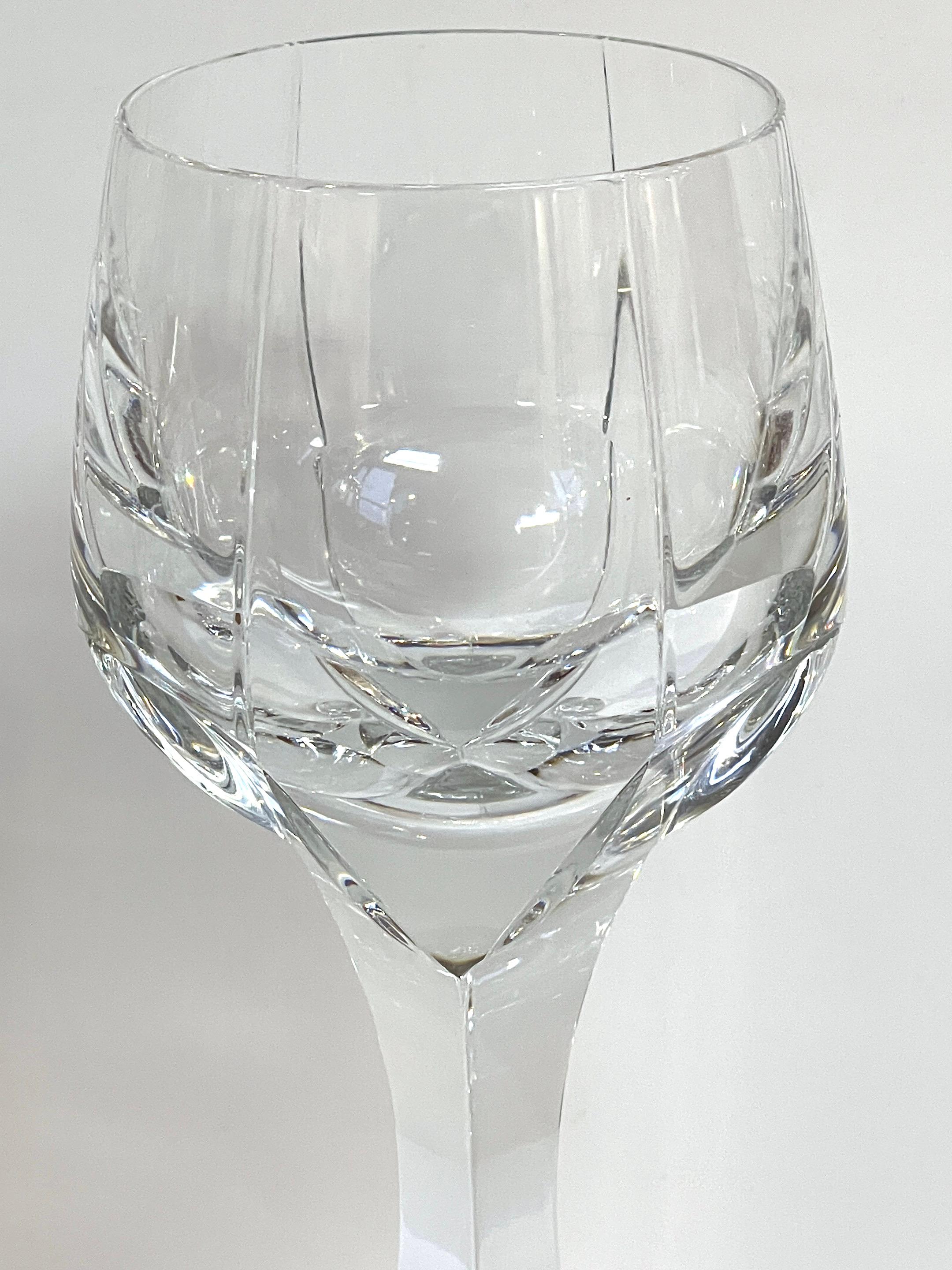 Ensemble de six gobelets en cristal de Baccarat 'Neptune' de 9,25 pouces, probablement une commande spéciale  en vente 1