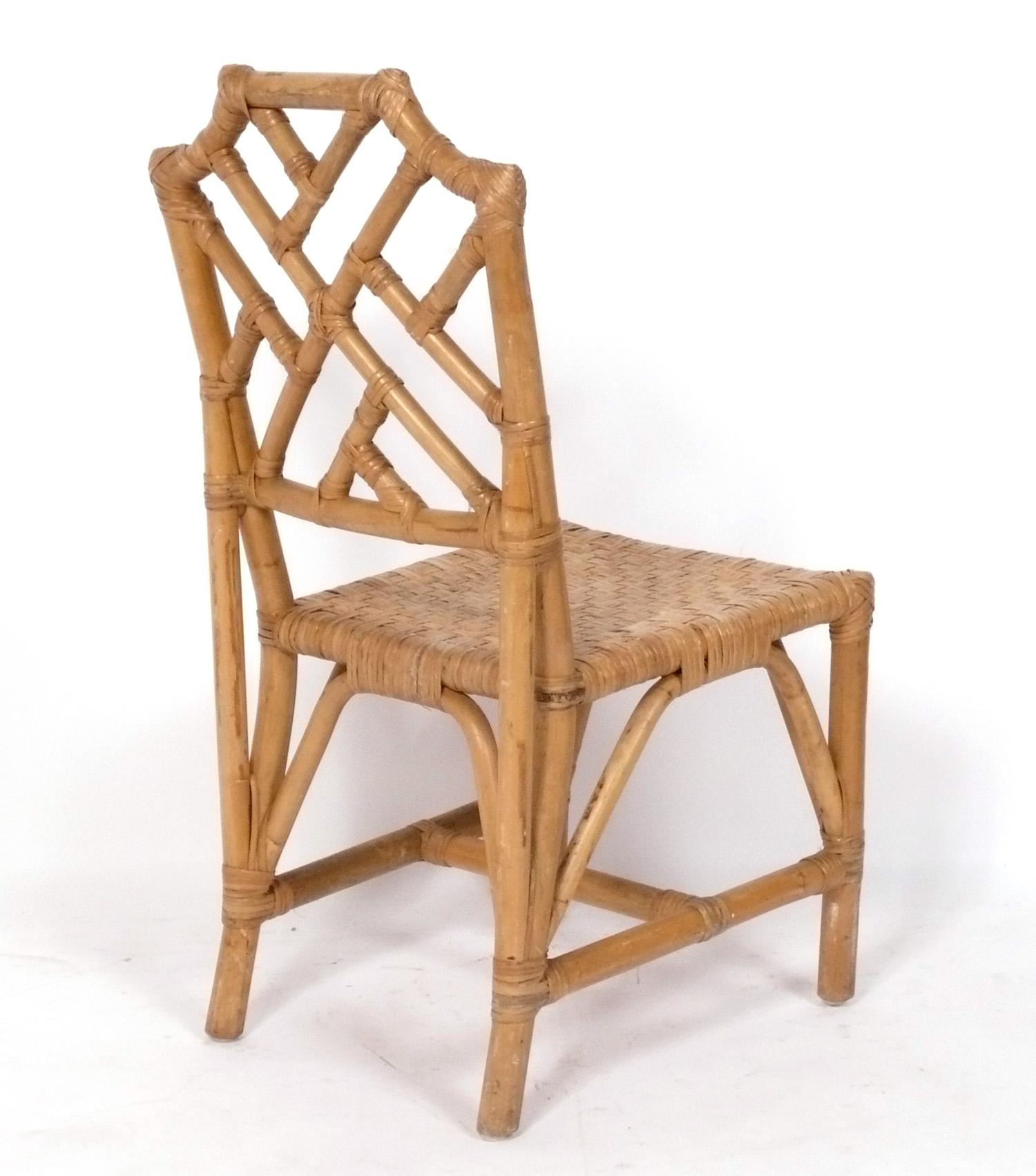 Bambù Set di sei sedie da pranzo con schienale in bambù e rattan in vendita
