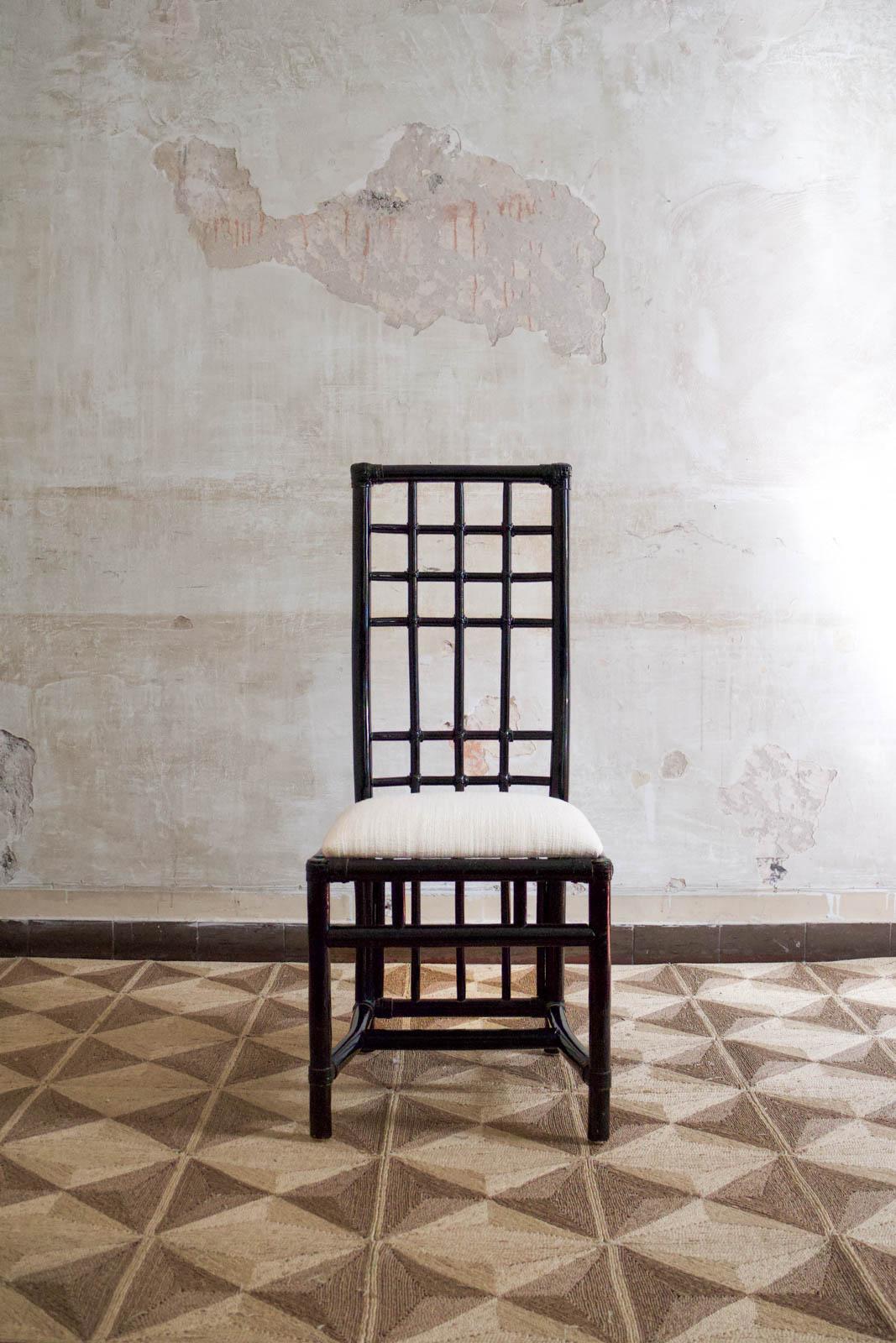 Ensemble de six chaises en bambou - années 1980
Détails du produit
Fabriqué en bambou, avec une finition foncée et des reliures en cuir. Coussins en tissu Dedar Milano Atelier Modern
Dimensions : 39 L x 109 H x 52 D cm
Hauteur du siège : 50 cm