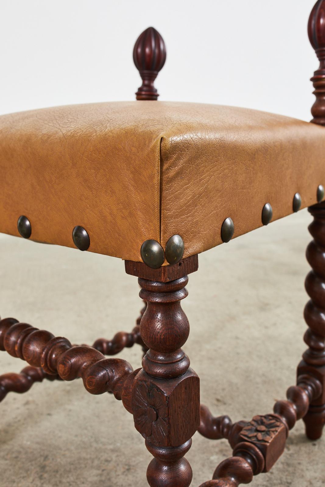 Set di sei sgabelli da pranzo in stile barocco Oak Twist in vendita 4