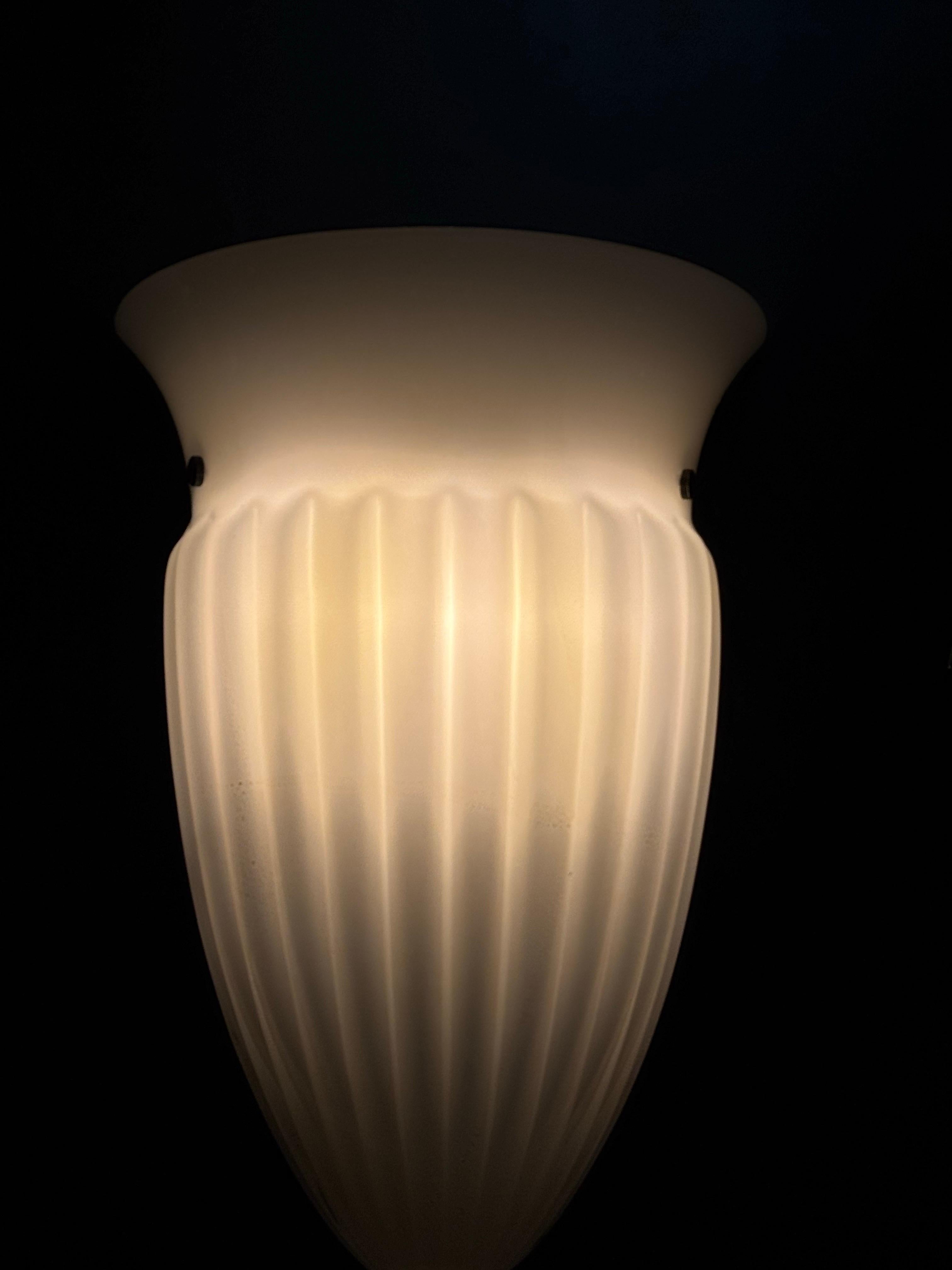 A beautiful set of six cream gold dusted Murano glass sconces by Barovier e Toso (signed), Italy, circa 1960s.
Socket: each one x Edison (e27) or e26 (US) for standard screw bulbs.
In an excellent condition.
Price per item.
 
  
 