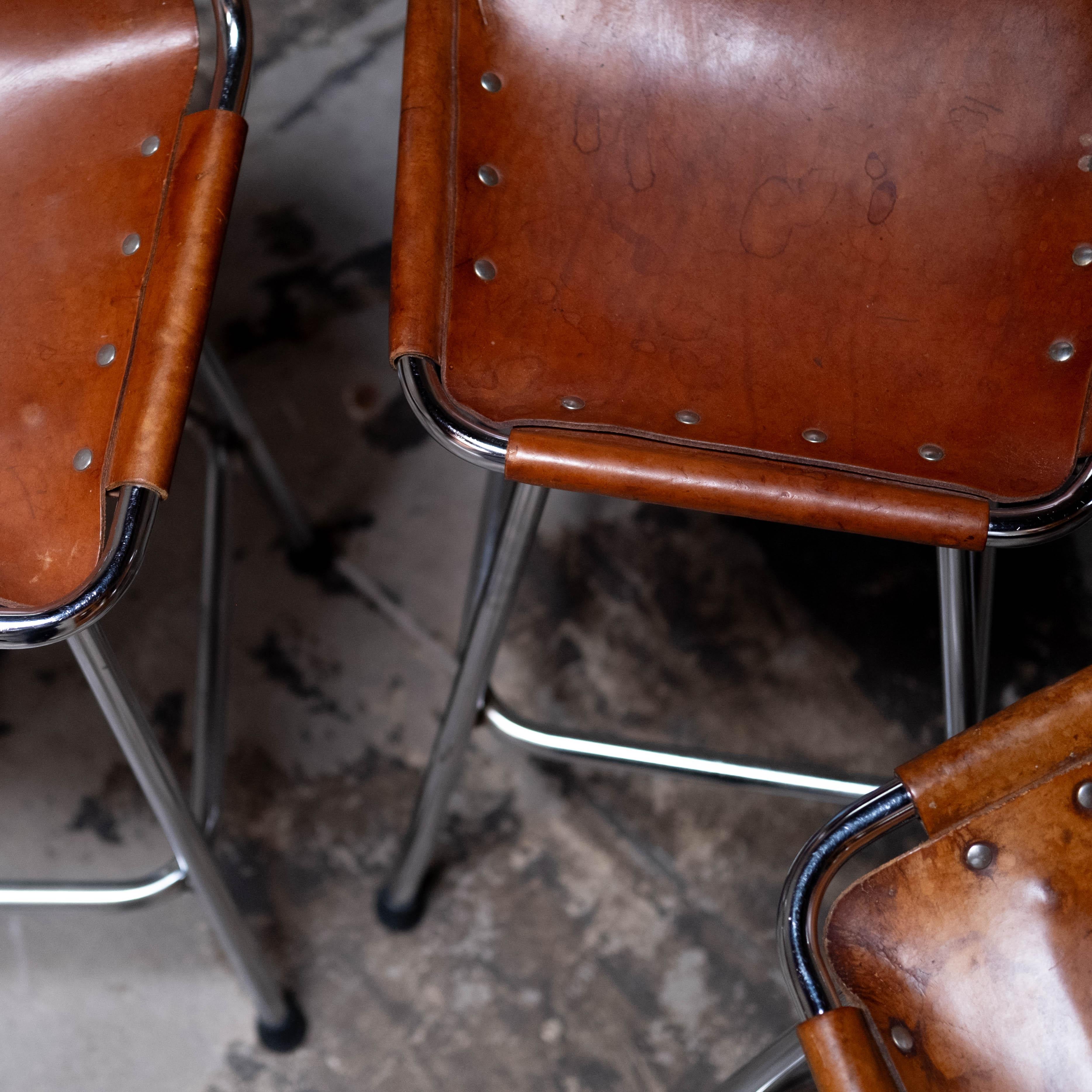 Métal Ensemble de six tabourets de bar, Charlotte Perriand pour Les Arcs, 1960 en vente
