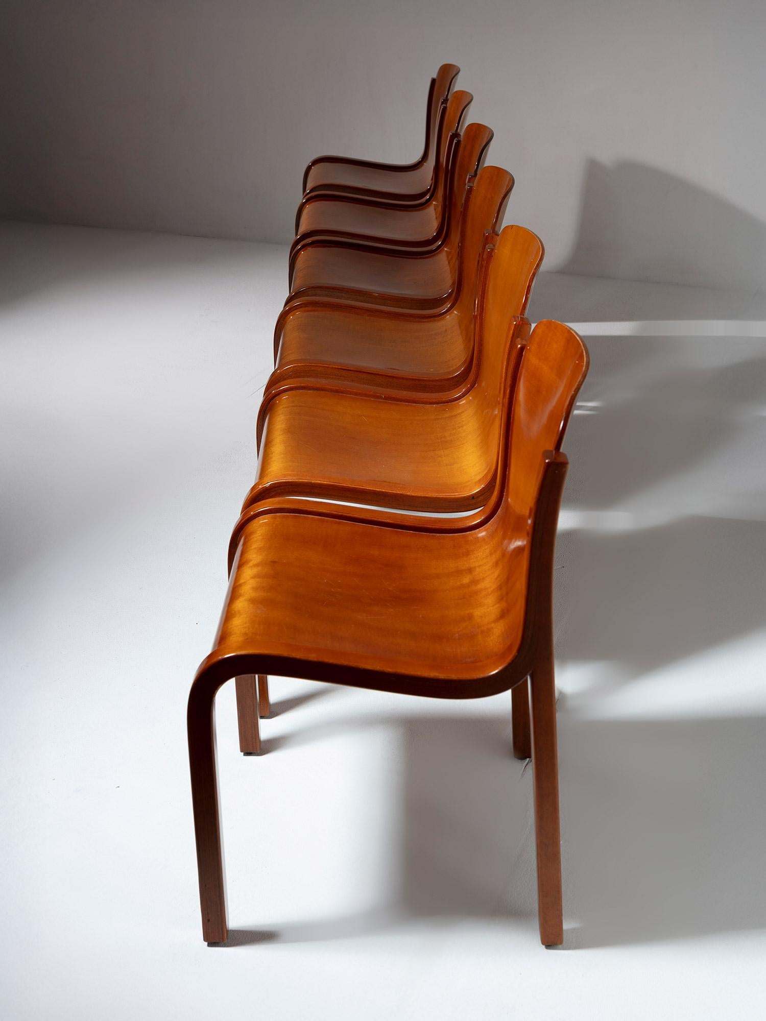 Ensemble de six chaises Bartoli Mito en contreplaqué pour T70, Italie, années 1960 Bon état - En vente à Milan, IT