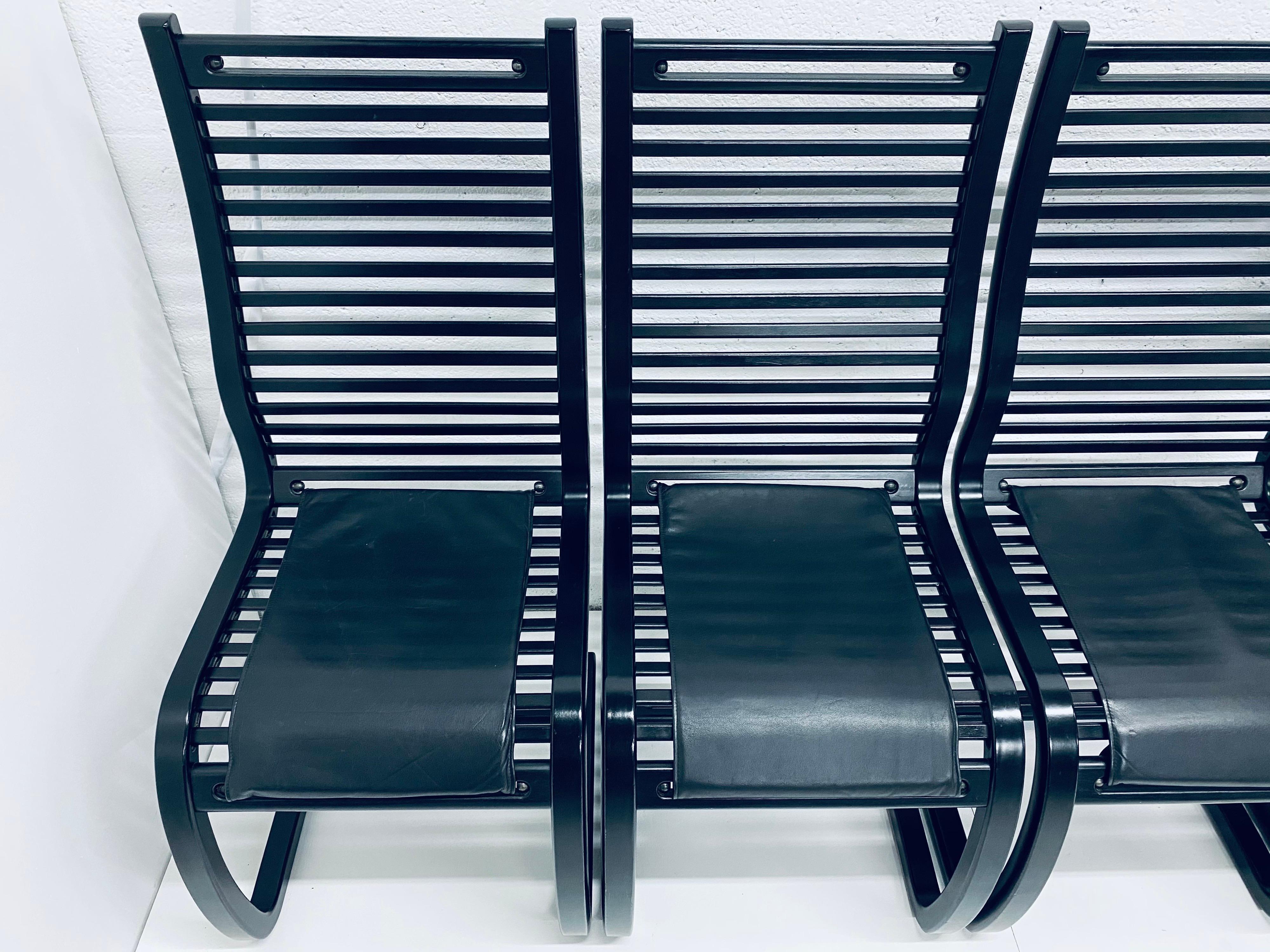 Fin du 20e siècle Ensemble de six chaises de salle à manger en porte-à-faux Terge Hope Spring noires pour Westnofa en vente