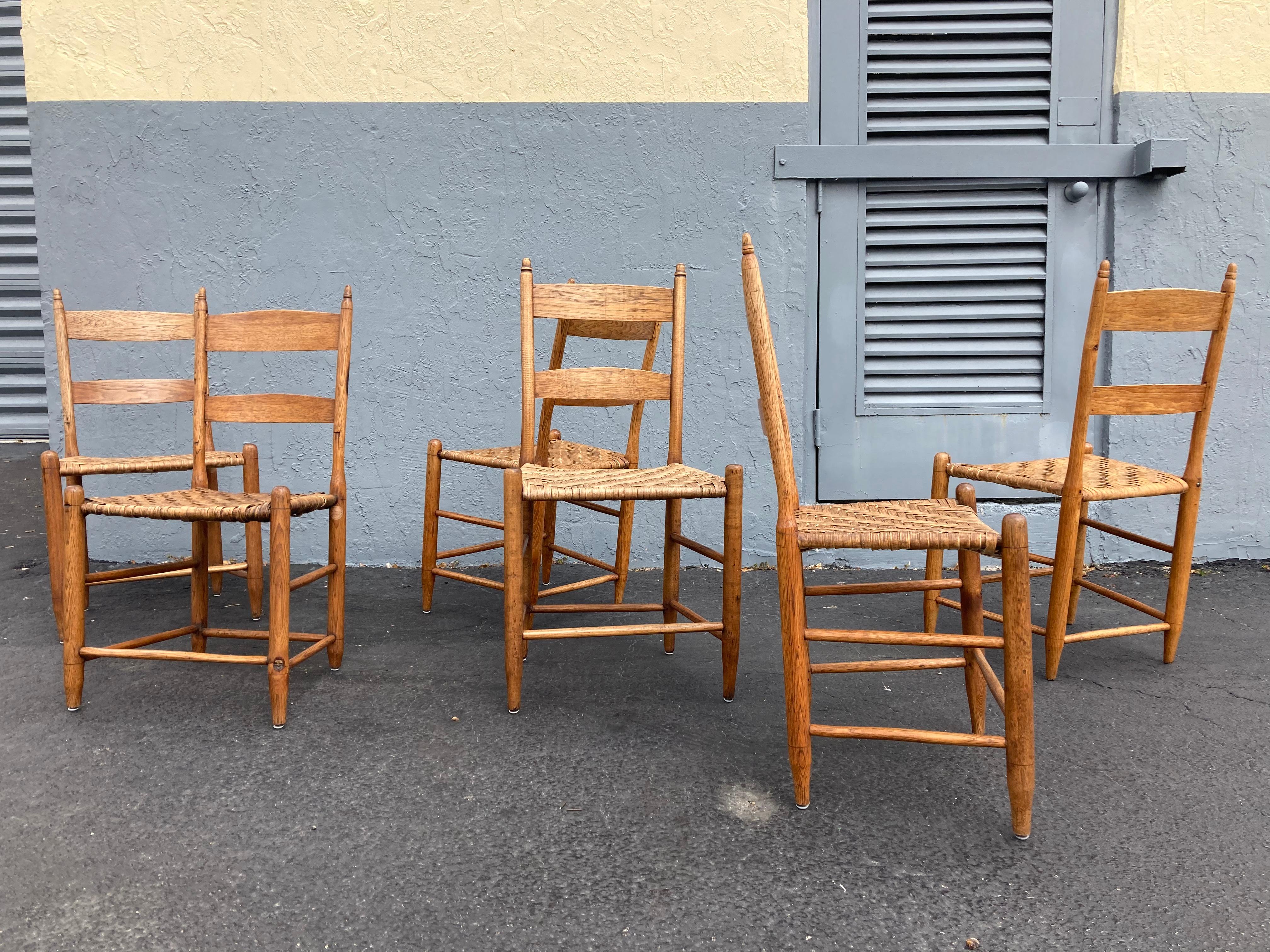 Set of Six Beautiful Antique Dining Chairs, Hickory, Virginia, 1880s In Good Condition For Sale In Miami, FL