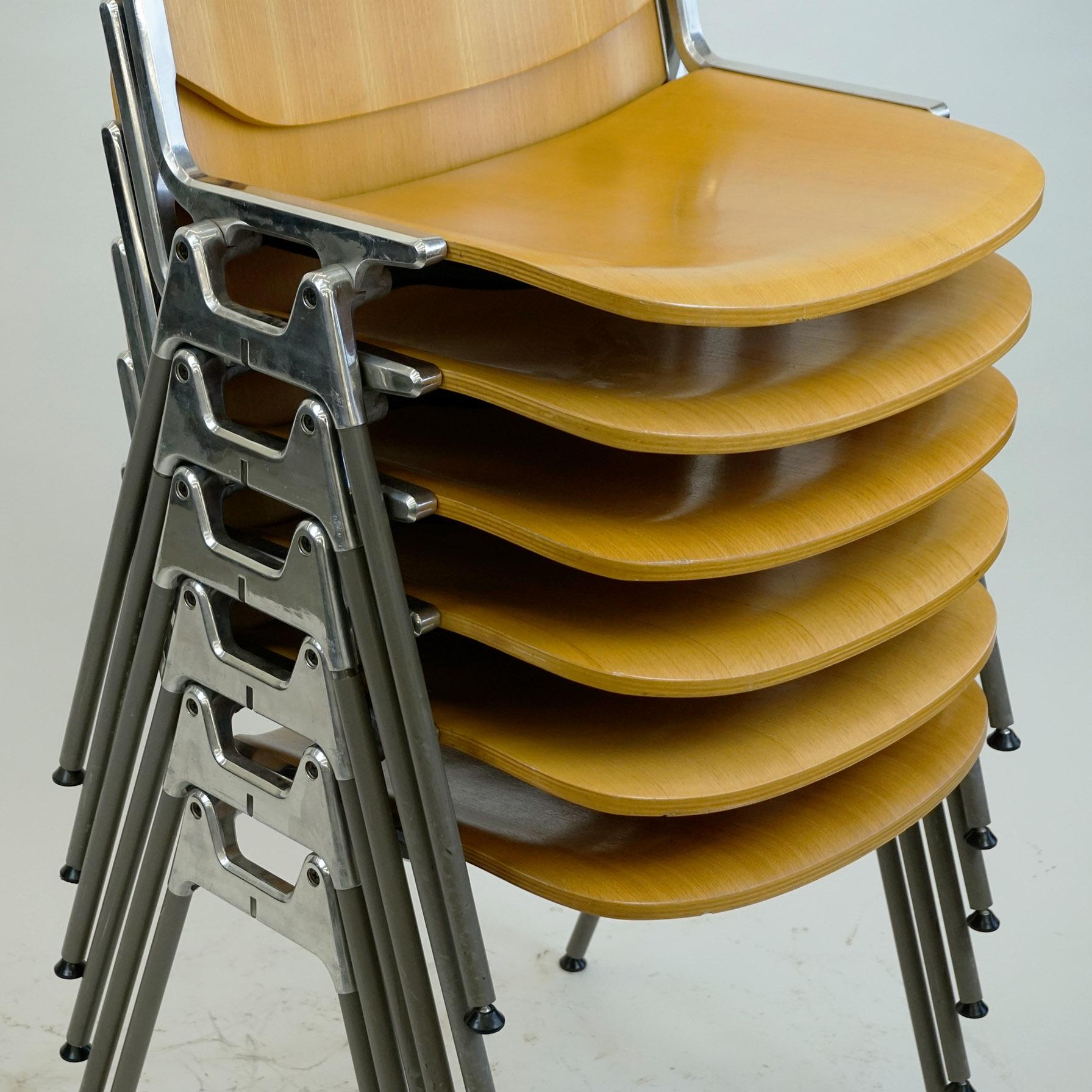 Mid-Century Modern Set of Six Beechwood Castelli DSC 106 Stacking Chairs by Giancarlo Piretti