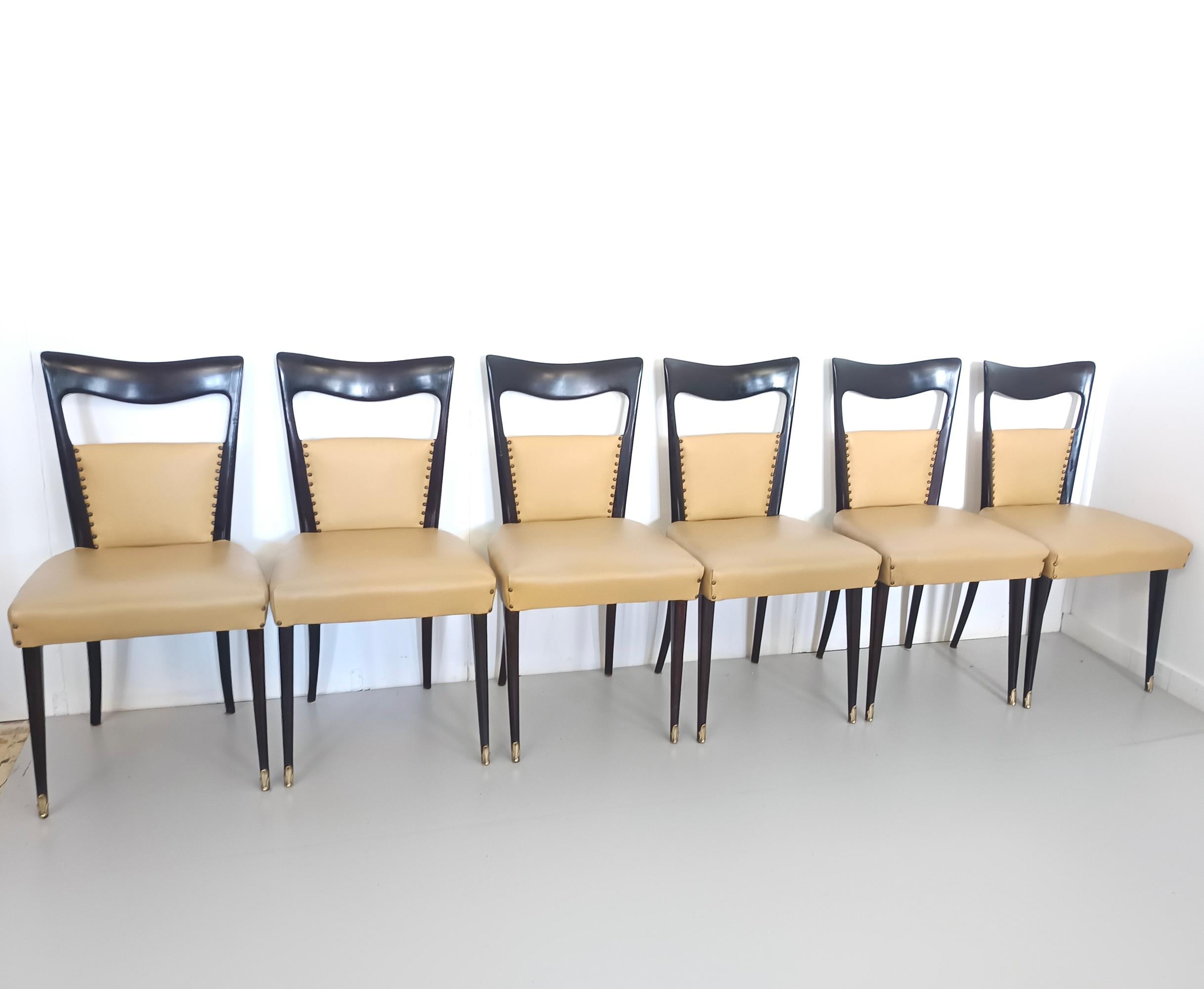 Set of Six Beige Skai Dining Chairs Ascr. to Melchiorre Bega, Italy (Italienisch) im Angebot