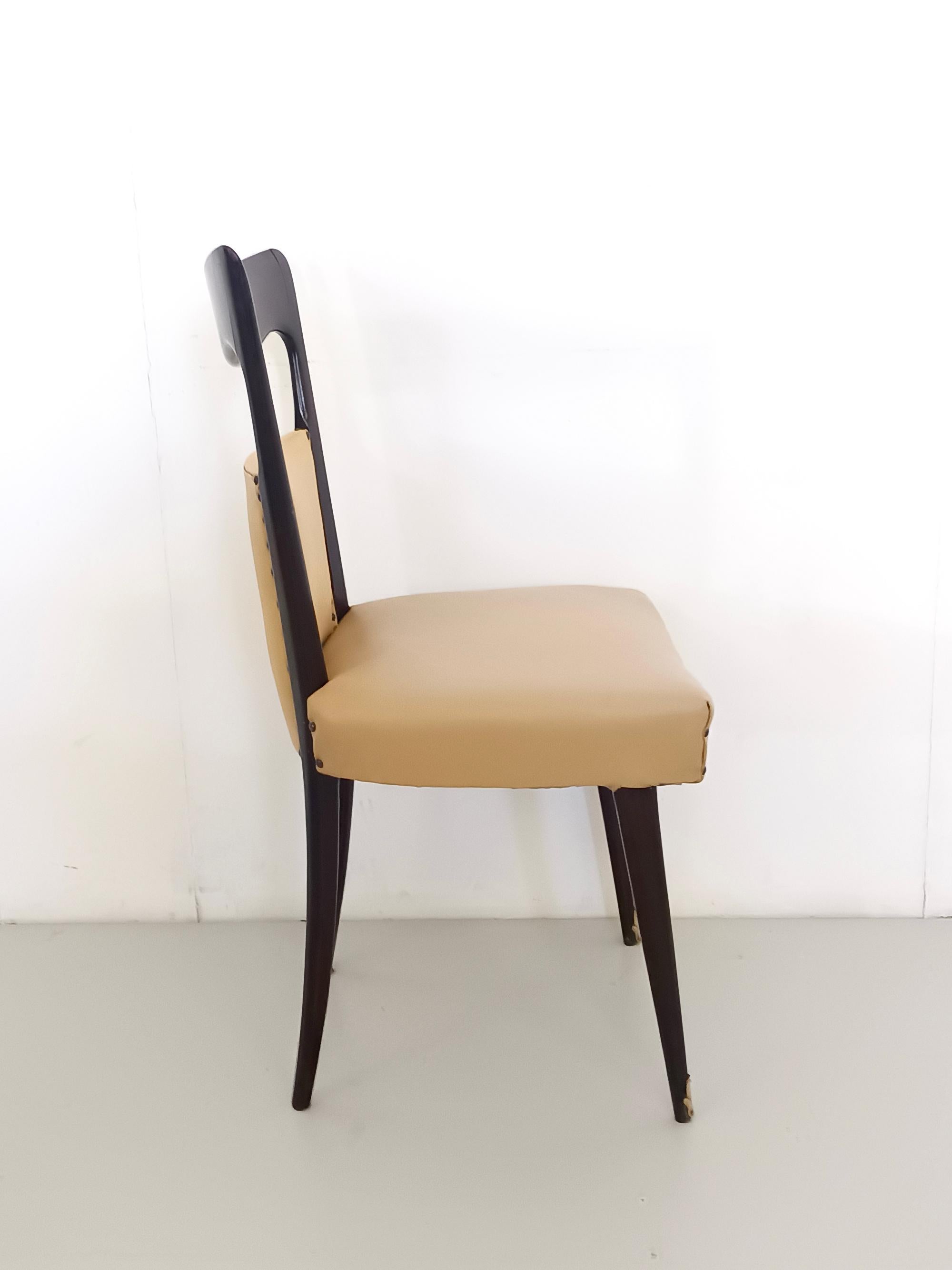 Set of Six Beige Skai Dining Chairs Ascr. to Melchiorre Bega, Italy (Messing) im Angebot
