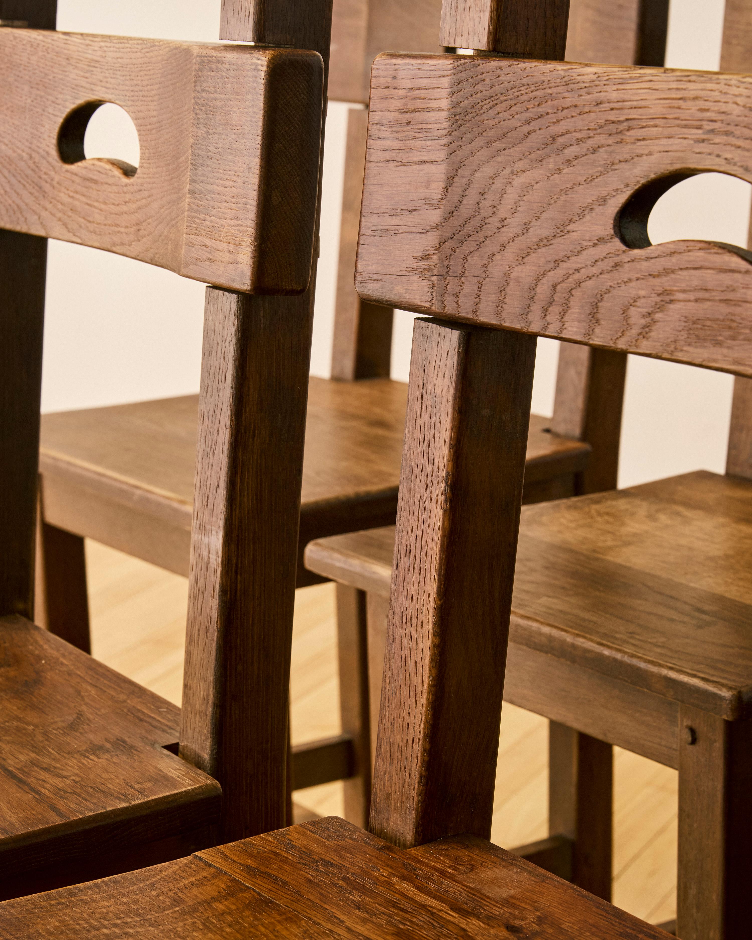 Set of Six Belgian Brutalist Style Oak Chairs im Angebot 3