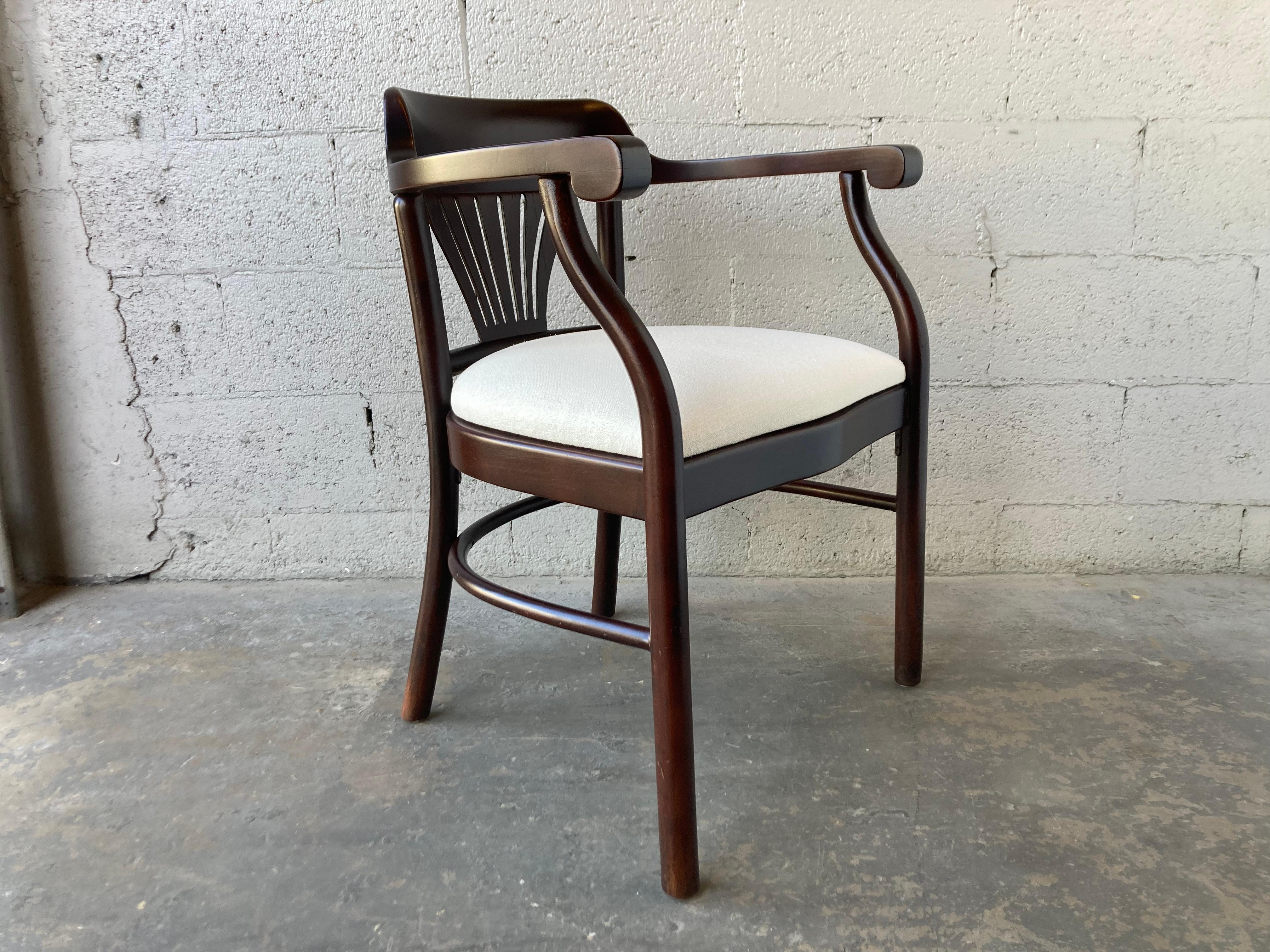 Set of Six Bentwood Arm Dining Chairs For Sale 10