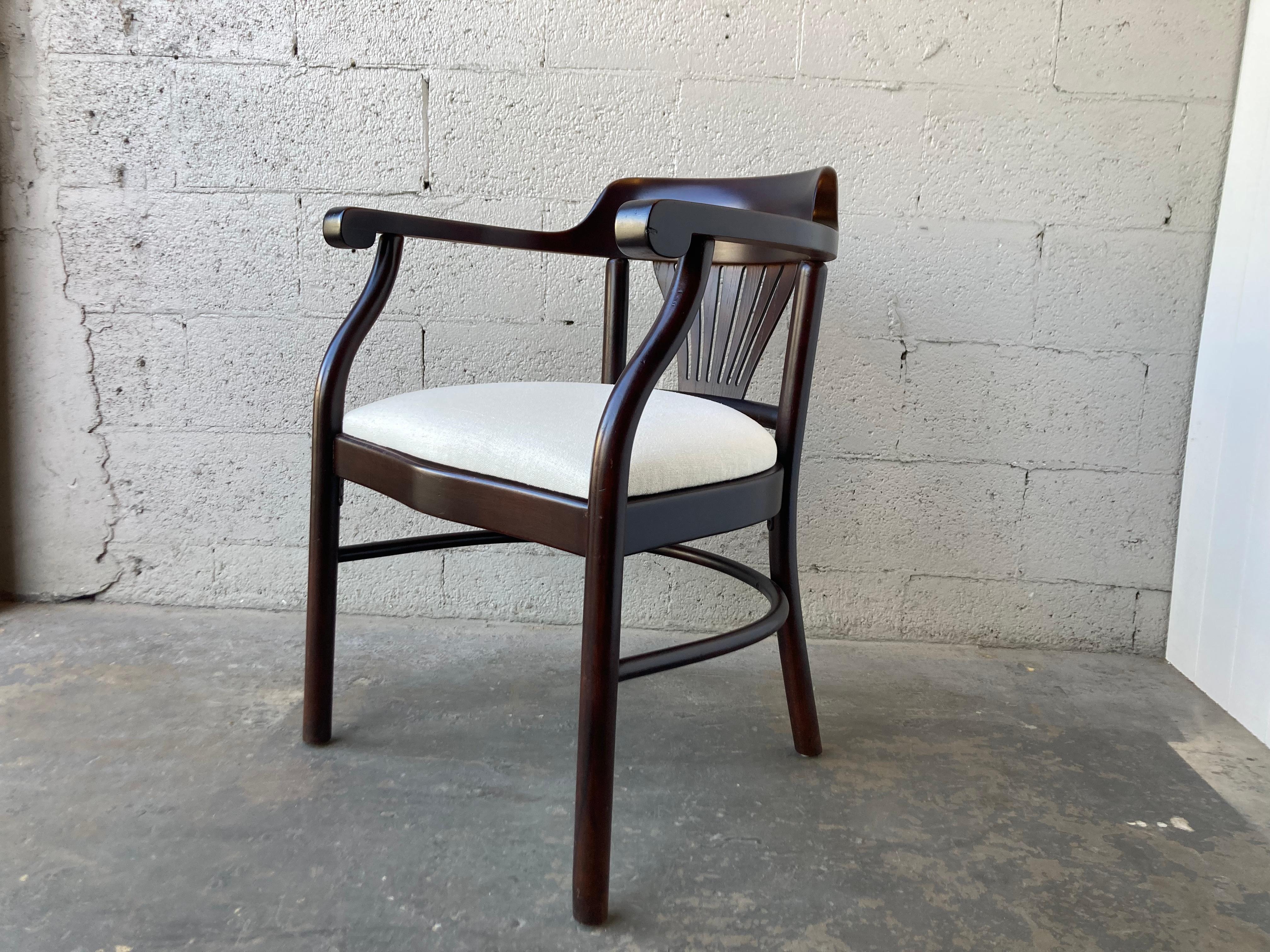 Late 20th Century Set of Six Bentwood Arm Dining Chairs For Sale
