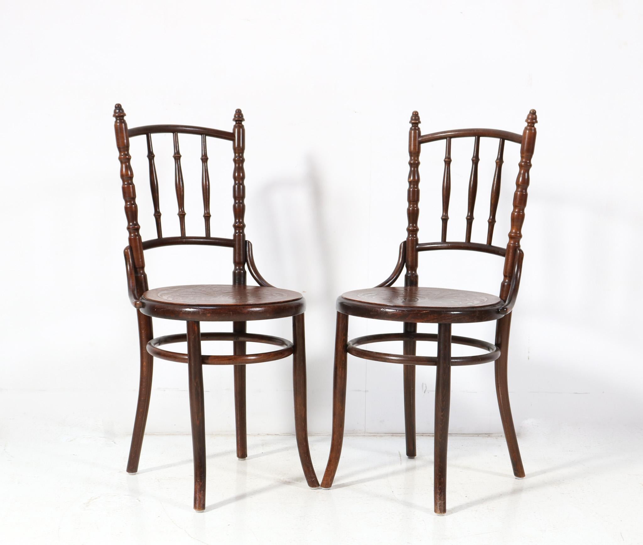 Set of Six Bentwood Art Nouveau Bistro Chairs by Fischel, 1900s In Good Condition For Sale In Amsterdam, NL