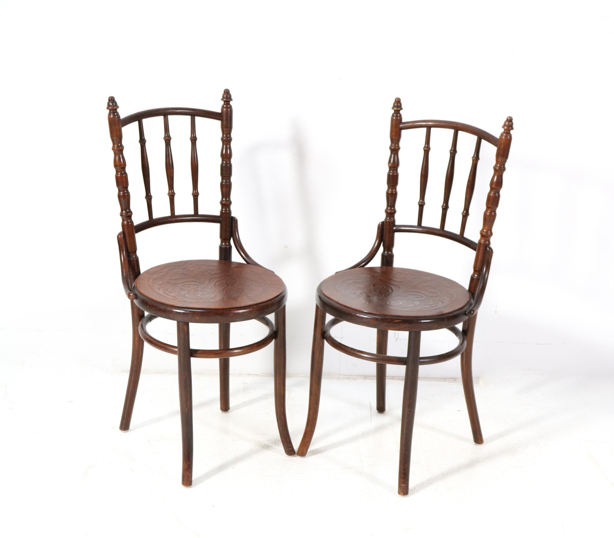 Début du 20ème siècle Ensemble de six chaises de bar Art Nouveau en bois cintré par Fischel, années 1900 en vente