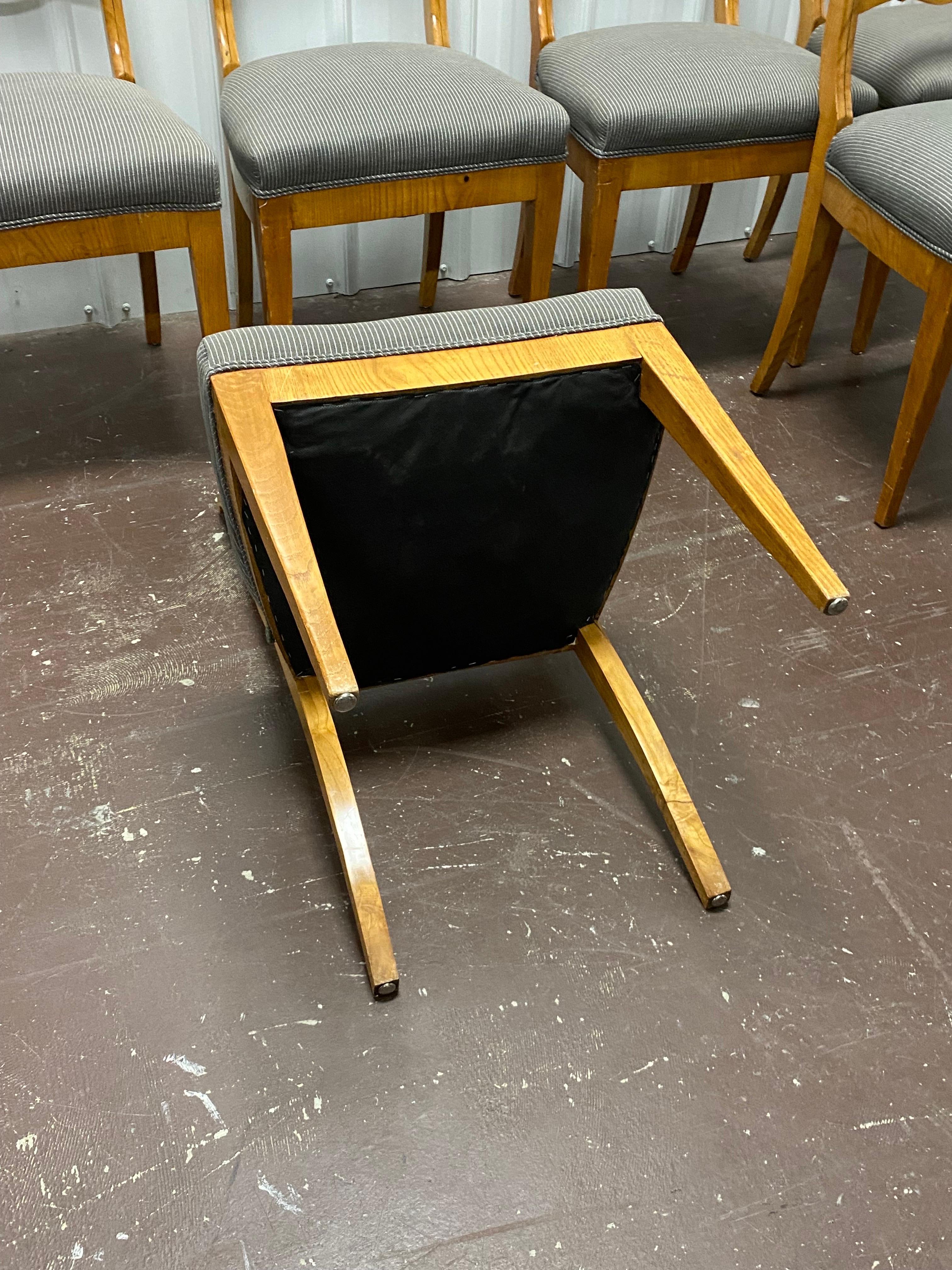 Set of Six Biedermeier Ash Dining Chairs, Central Germany, c. 1830/35 For Sale 14