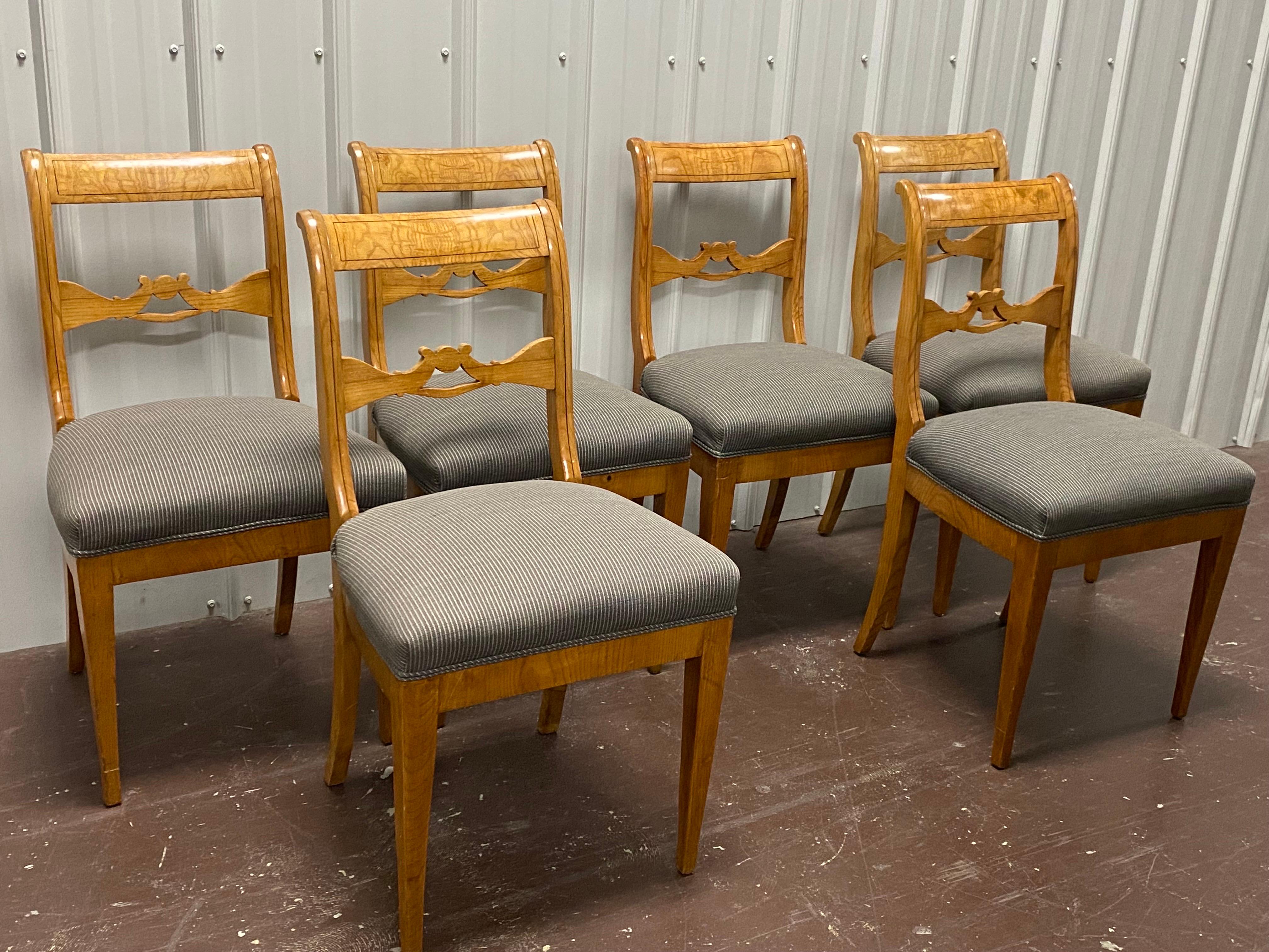 Set of Six Biedermeier Ash Dining Chairs, Central Germany, c. 1830/35 For Sale 1