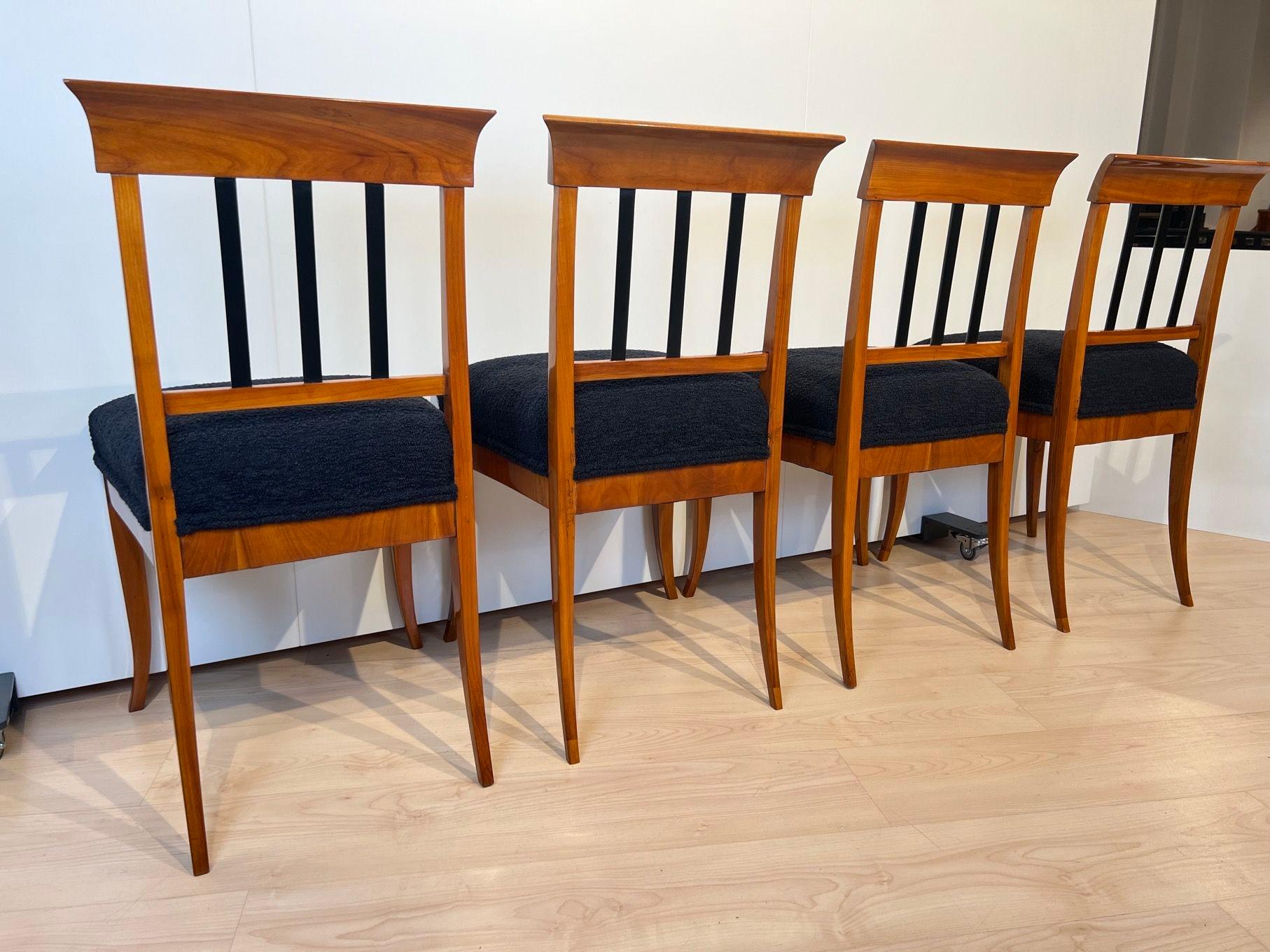 Set of Six Biedermeier Chairs, Cherry Wood, Ebony, South Germany circa 1830 In Good Condition For Sale In Regensburg, DE