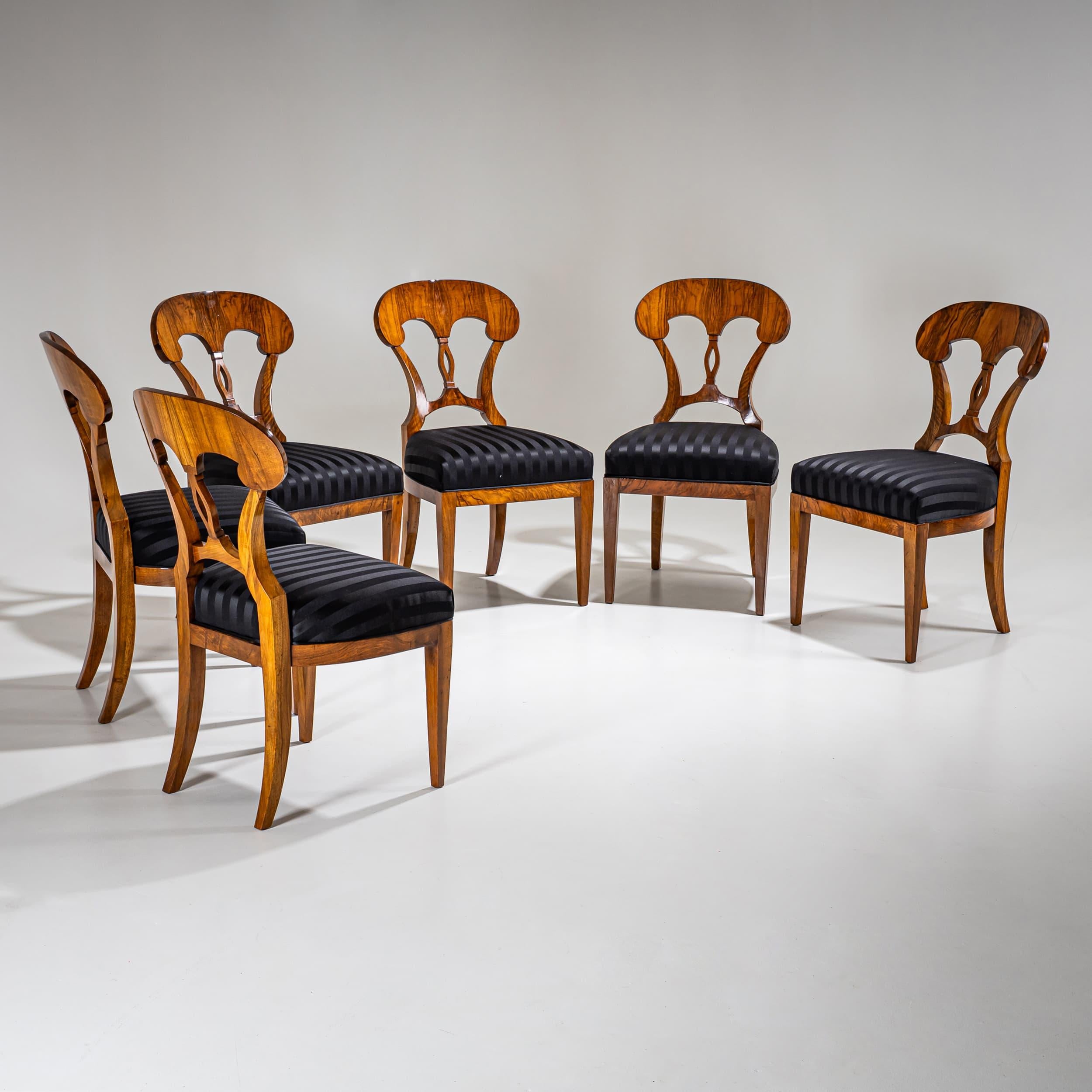 Set of Six Biedermeier Chairs, circa 1830 In Good Condition For Sale In Greding, DE