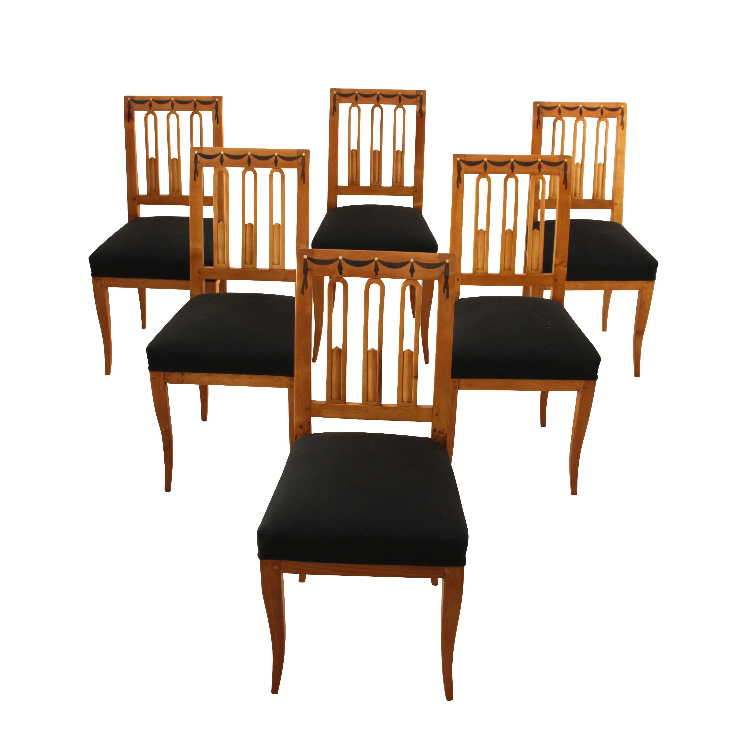 Set of Six Biedermeier Dining Chairs, Garland Inlays, South Germany, circa 1820 In Good Condition In Regensburg, DE