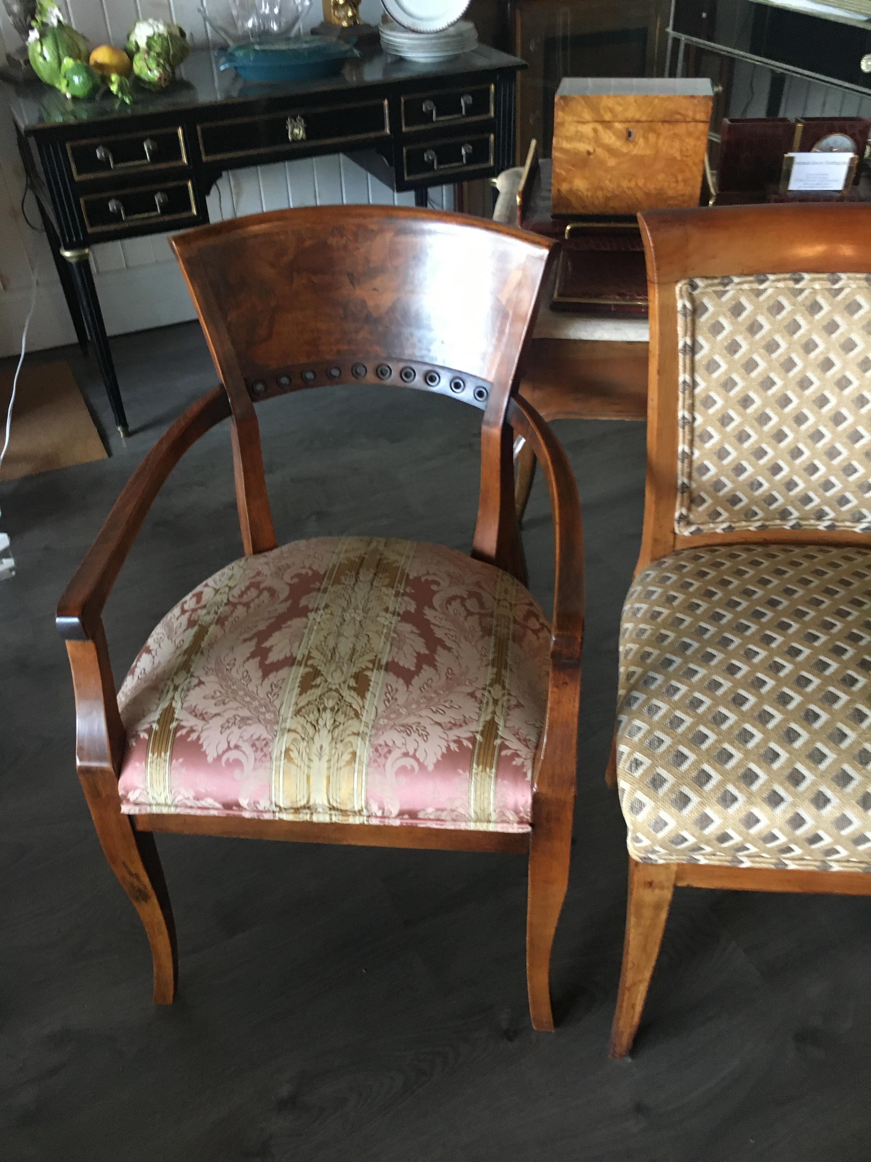 Set of Six Northern Italian Fruitwood Dining Chairs, Great Scale For Comfort. For Sale 4