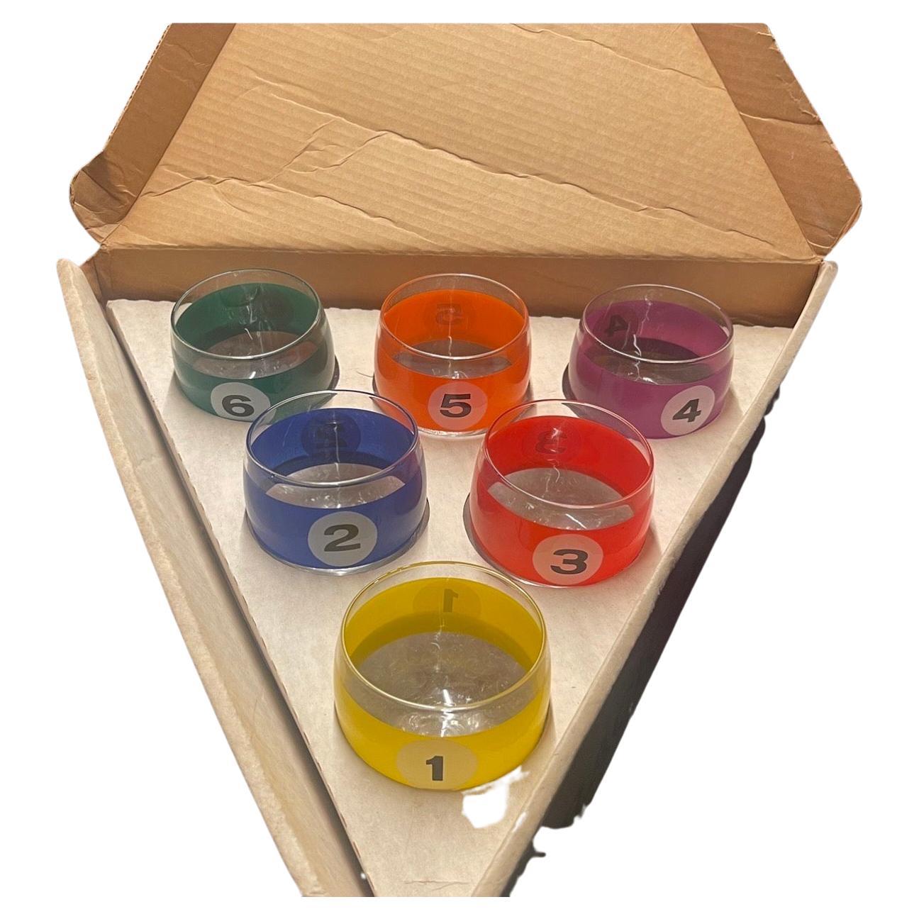 Superbe ensemble de six verres à cocktail en poly à roulettes pour boules de billard par CIRCA, avec boîte d'origine 