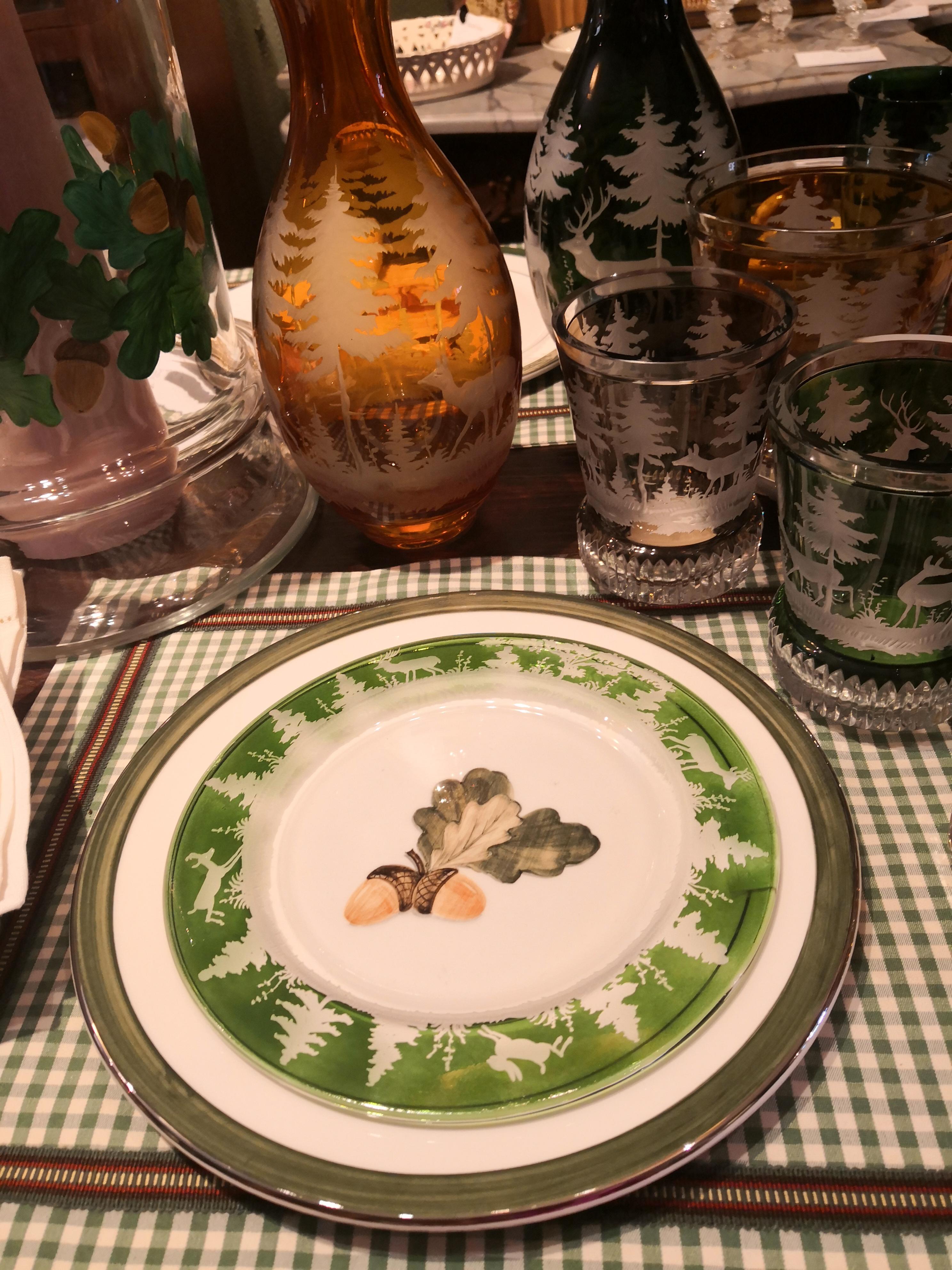 XXIe siècle et contemporain Ensemble de six assiettes plates peintes à la main Forêt-Noire Sofina Boutique Kitzbhel en vente