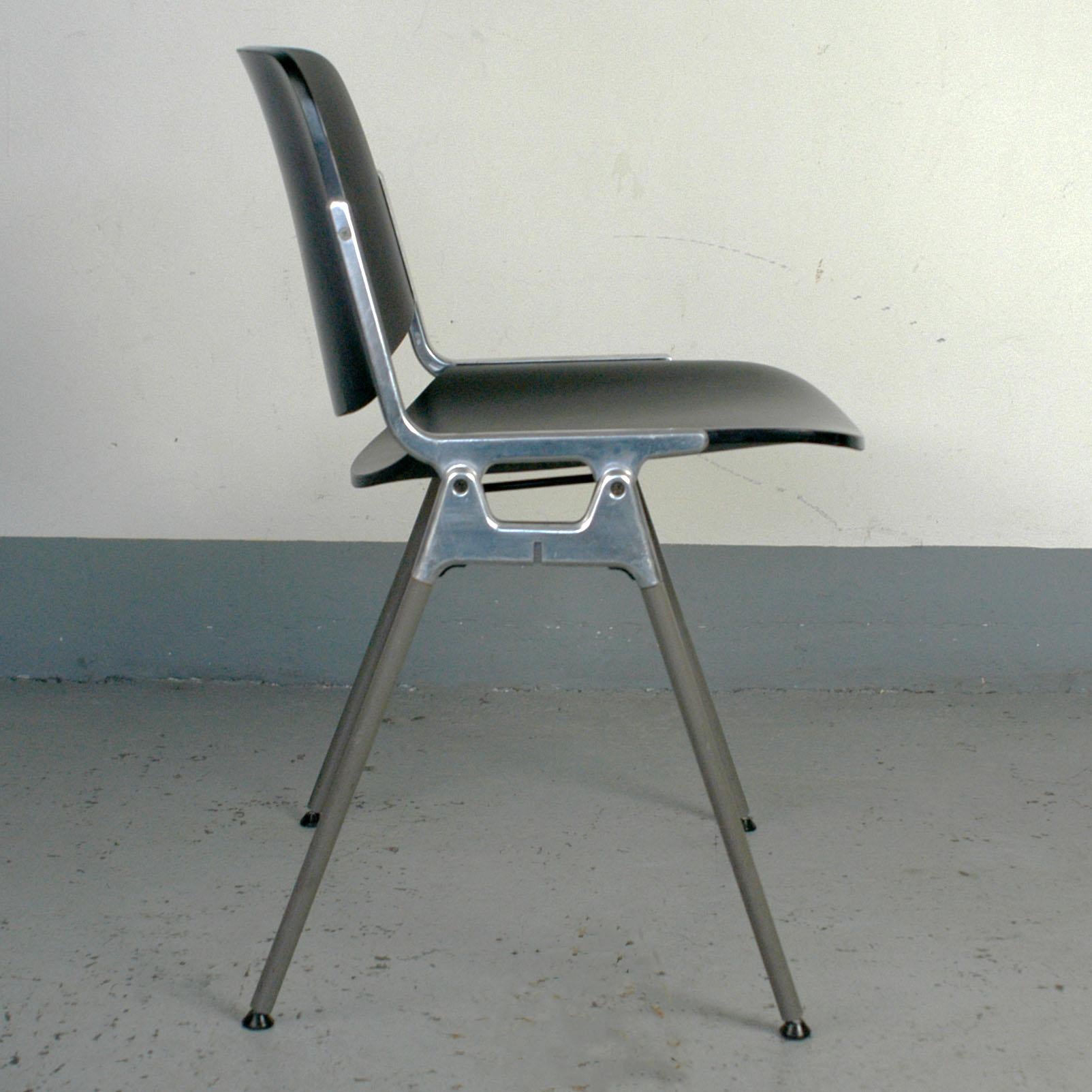 Mid-Century Modern Set of Six Black Lacquered Castelli Dsc 106 Stacking Chairs by Giancarlo Piretti