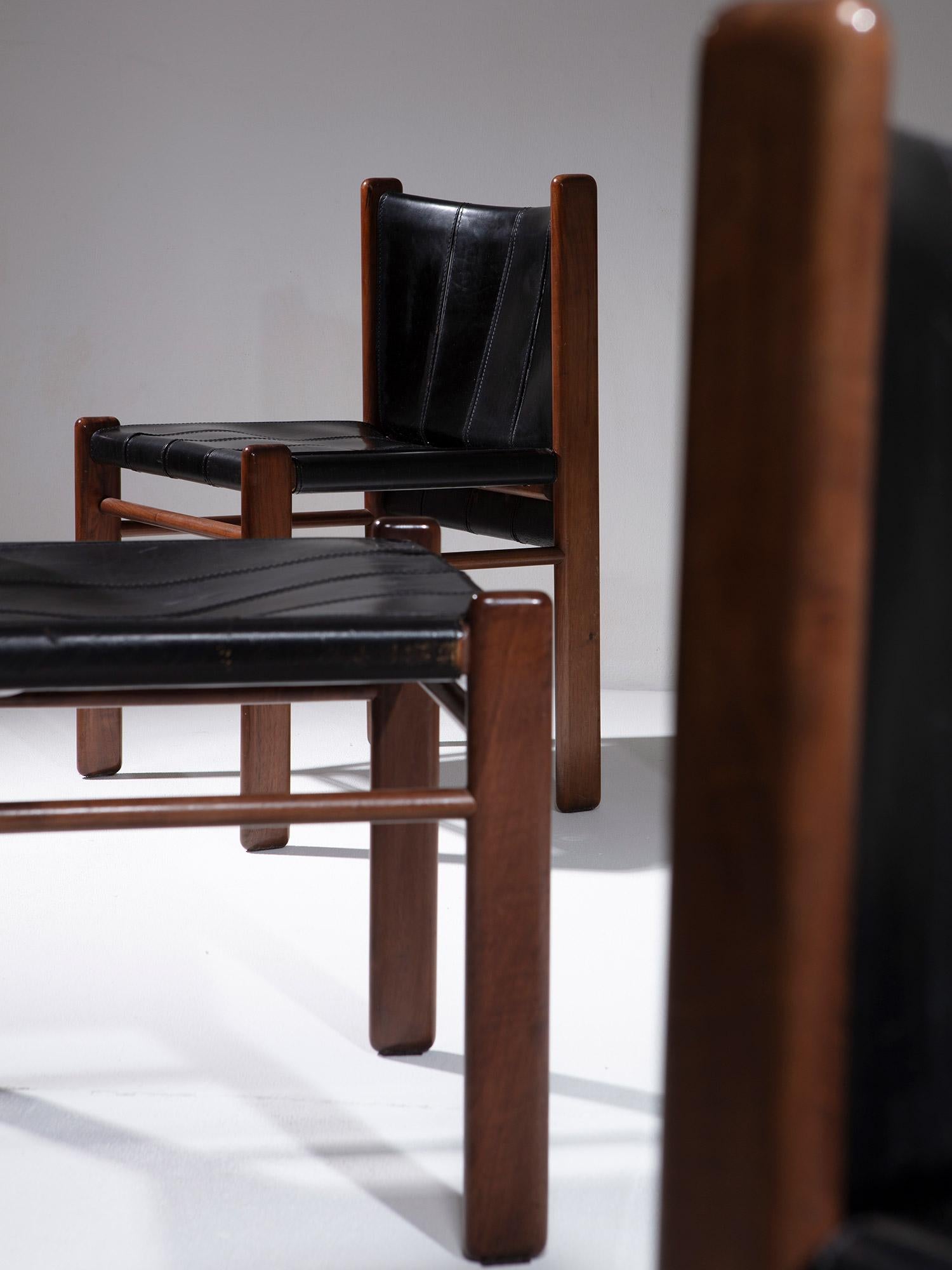 Pelle Set di sei sedie in pelle nera e noce di Gianfranco Frattini per Bernini in vendita