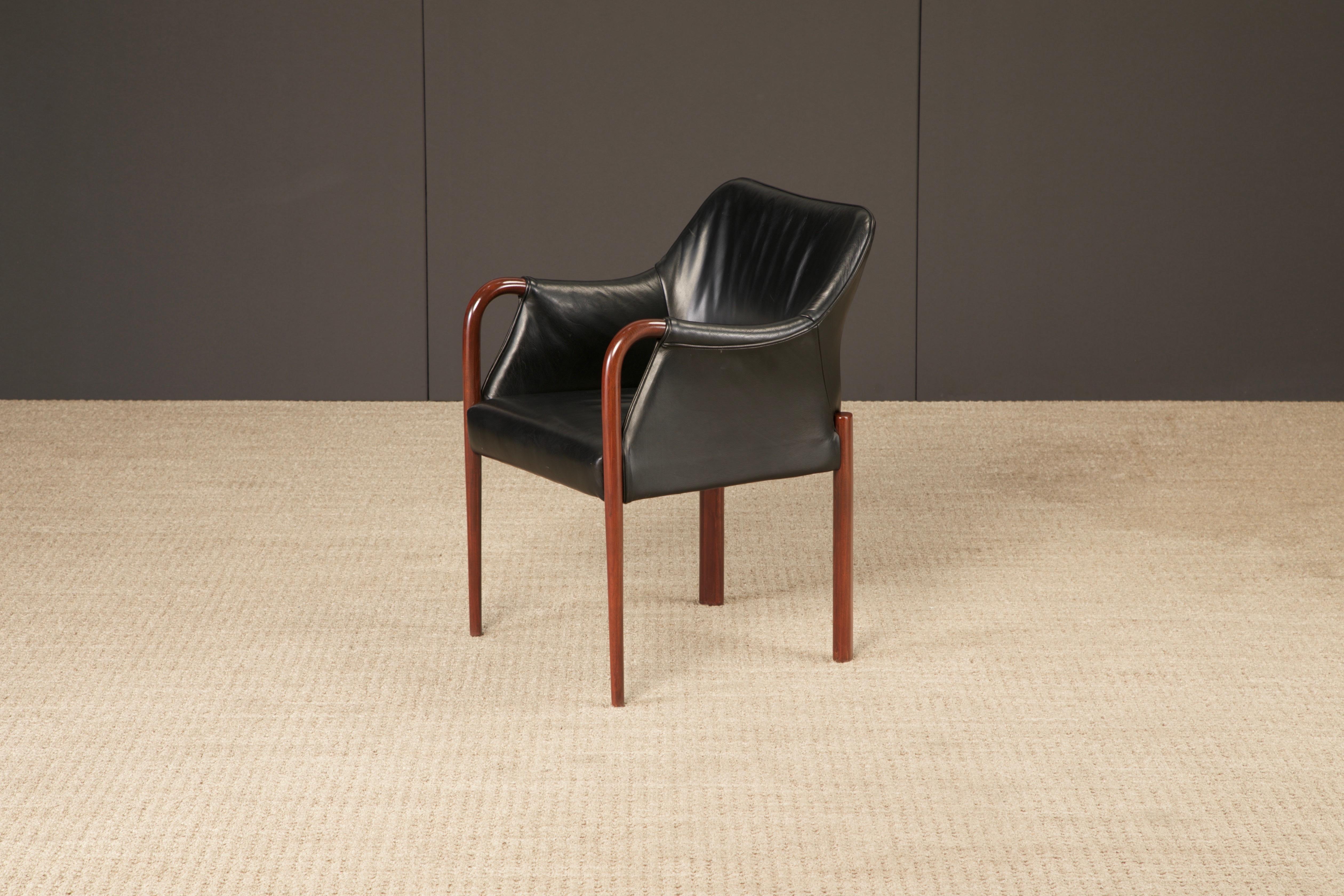 Set aus sechs schwarzen Ledersesseln mit Cassina Label, ca. 1980er Jahre, neu lackiert im Angebot 2