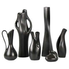 Set von sechs schwarzen Mangania-Vasen Lillemor Mannerheim Schweden Mid-Century Modern